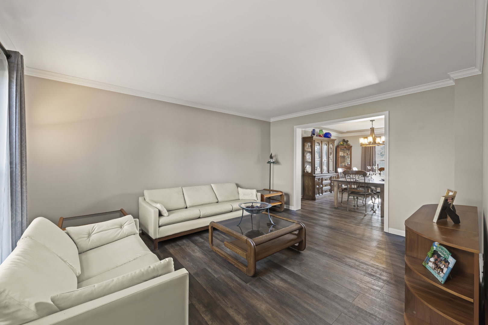 Oswego, Illinois, 60543, United States, 4 Bedrooms Bedrooms, ,3 BathroomsBathrooms,Residential,For Sale,1949228