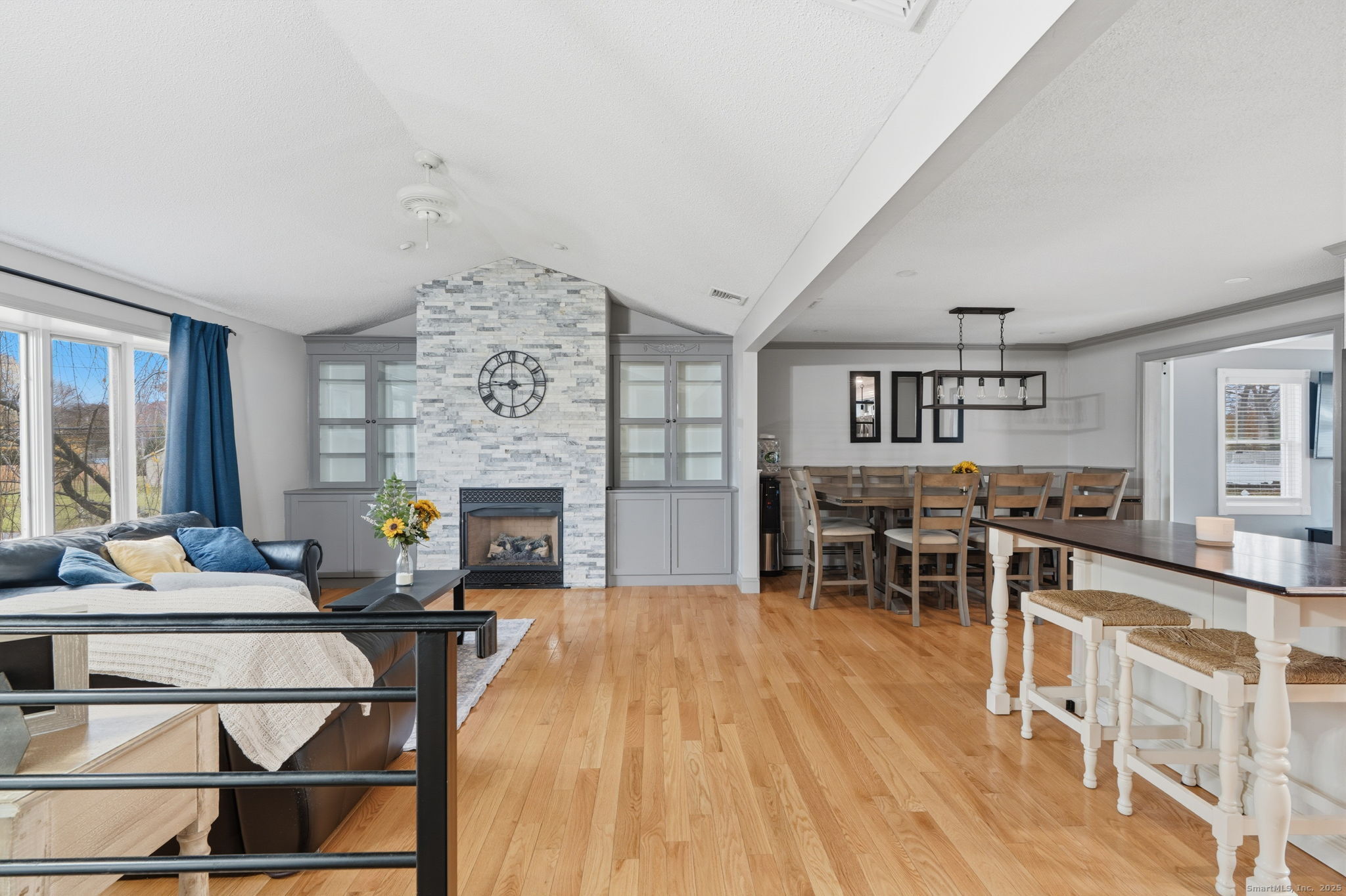 Southington, Connecticut, 06489, United States, 4 Bedrooms Bedrooms, ,3 BathroomsBathrooms,Residential,For Sale,2001900