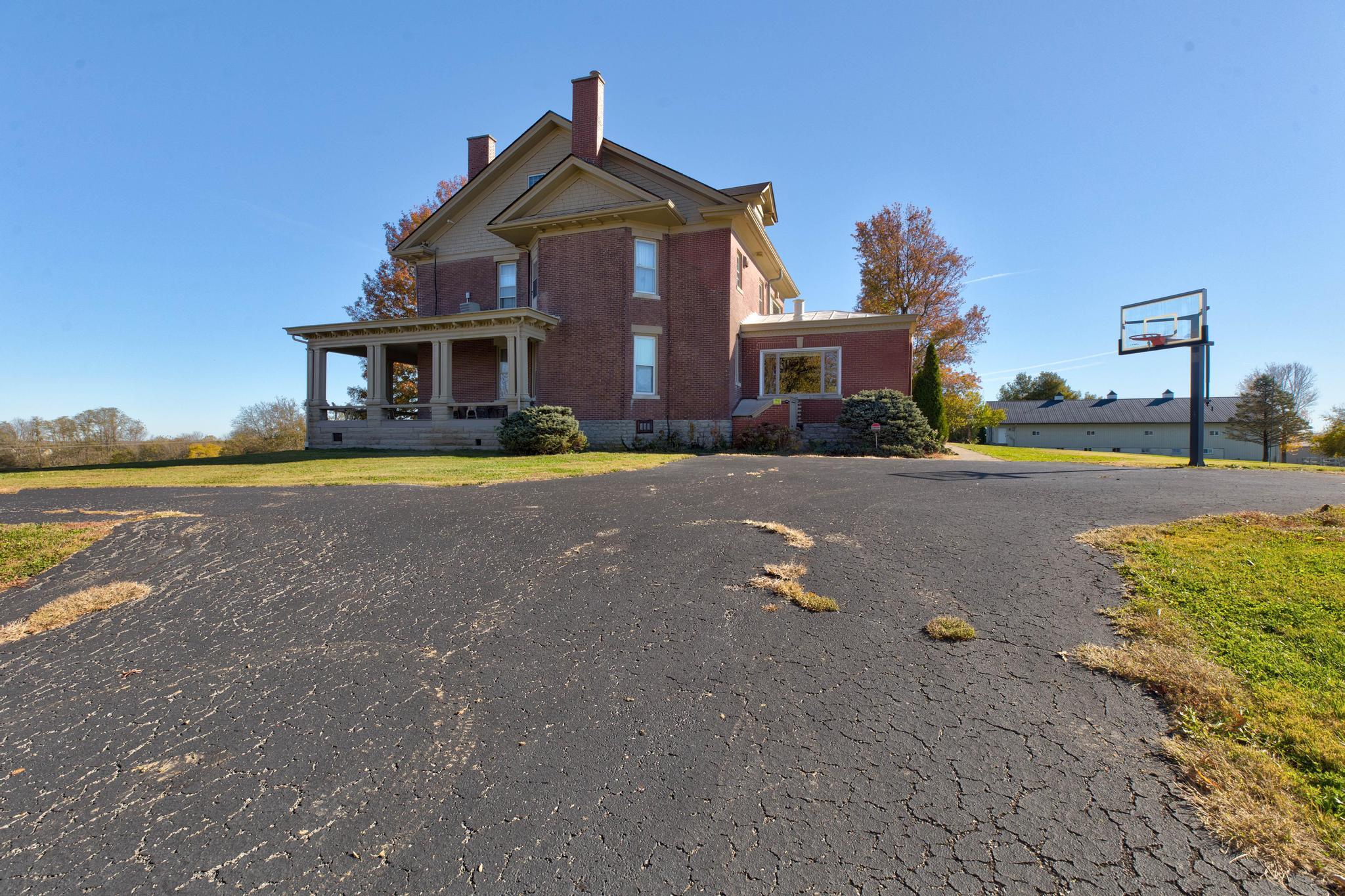 Winchester, Kentucky, 40391, United States, 3 Bedrooms Bedrooms, ,3 BathroomsBathrooms,Residential,For Sale,1992796