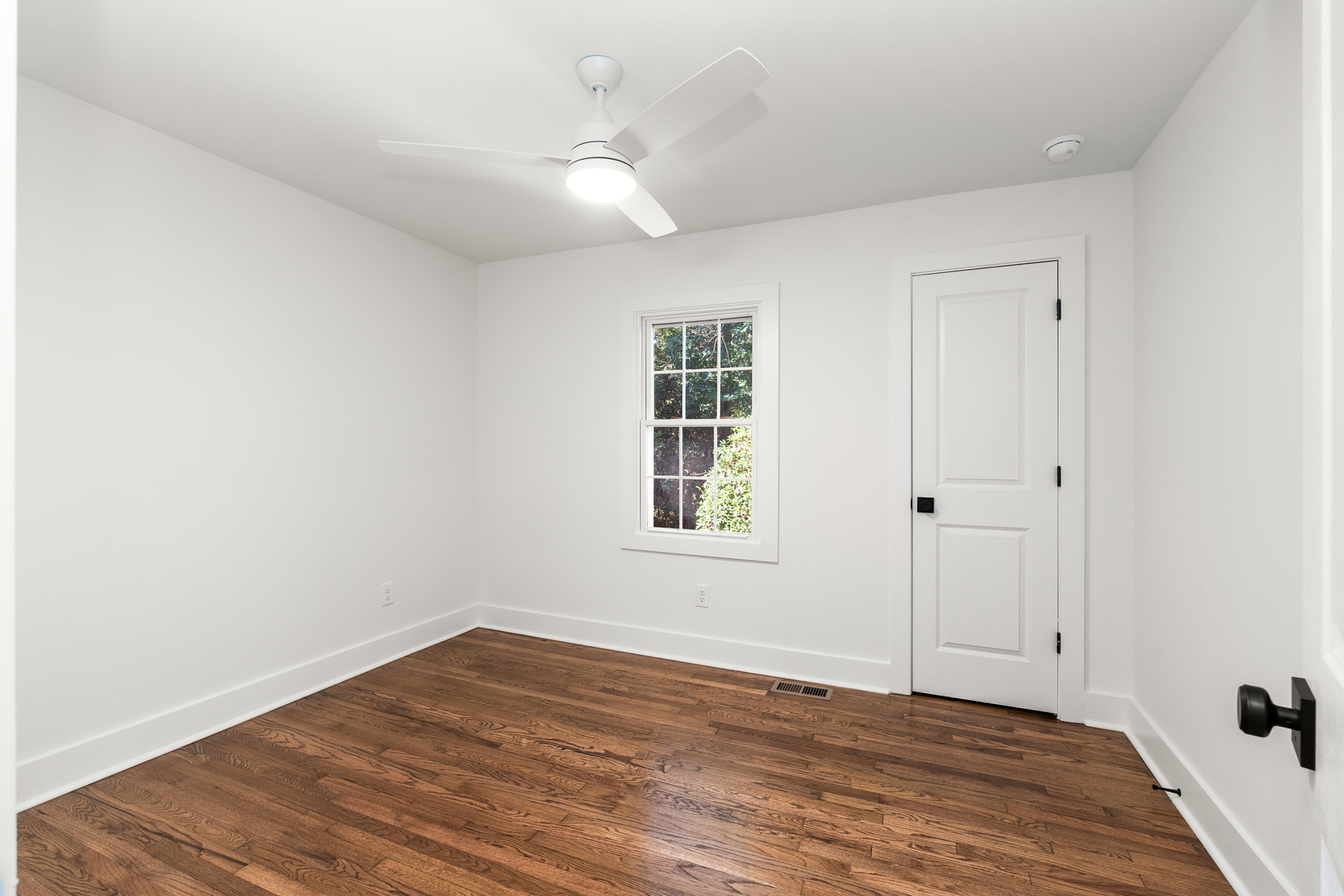  Completely Renovated 1950s Cottage in the Heart of Smyrna