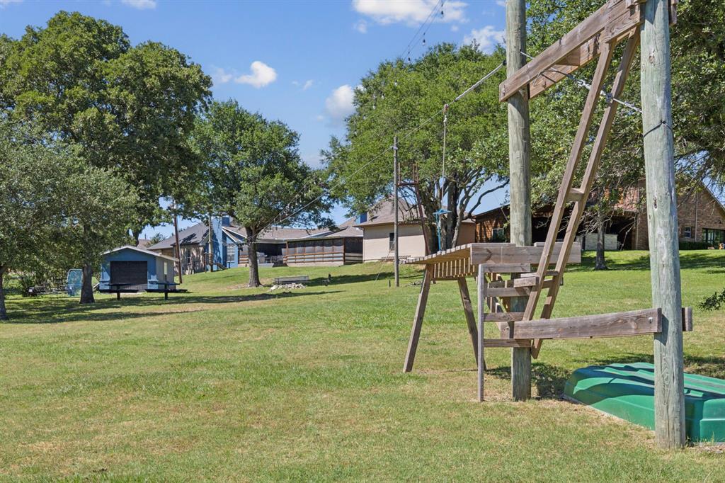 Quinlan, Texas, 75474, United States, 5 Bedrooms Bedrooms, ,3 BathroomsBathrooms,Residential,For Sale,1828402