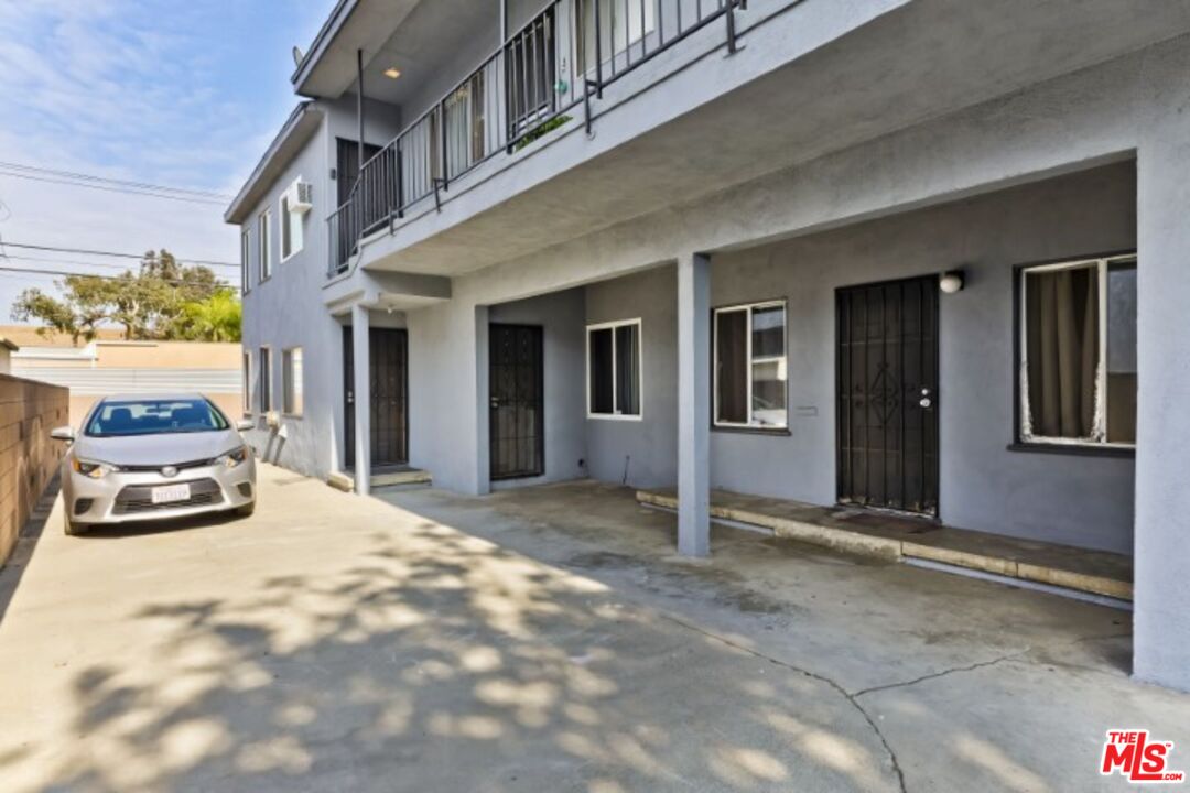 Los Angeles, California, 90066, United States, 9 Bedrooms Bedrooms, ,Residential,For Sale,1731540