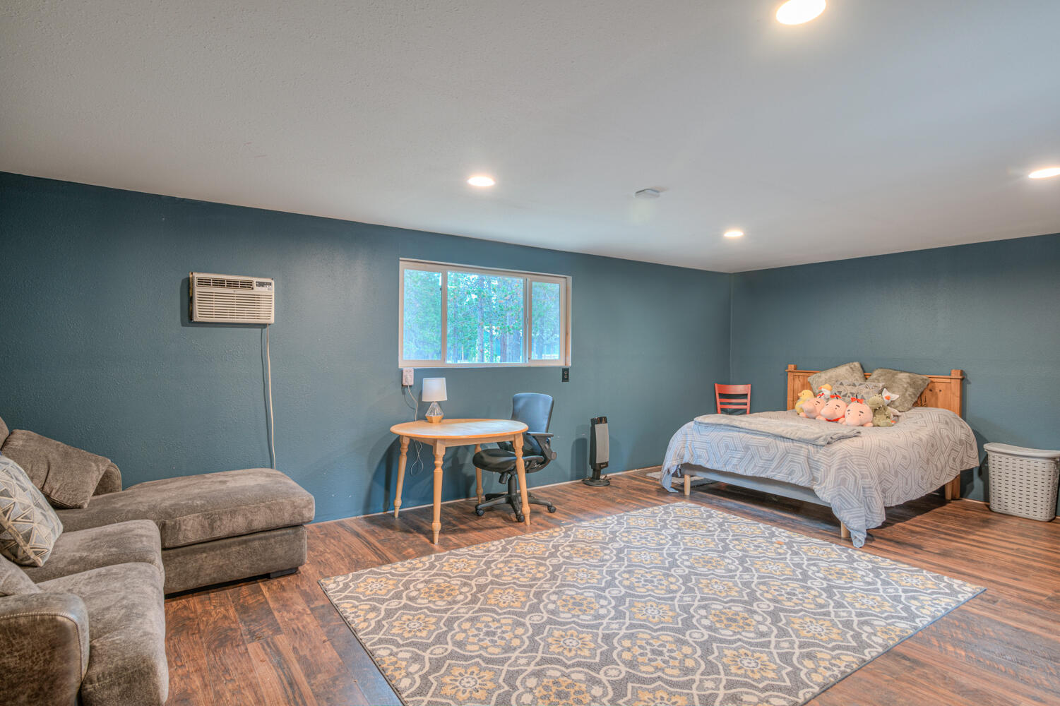 Bend, Oregon, 97707, United States, 2 Bedrooms Bedrooms, ,2 BathroomsBathrooms,Residential,For Sale,2000386