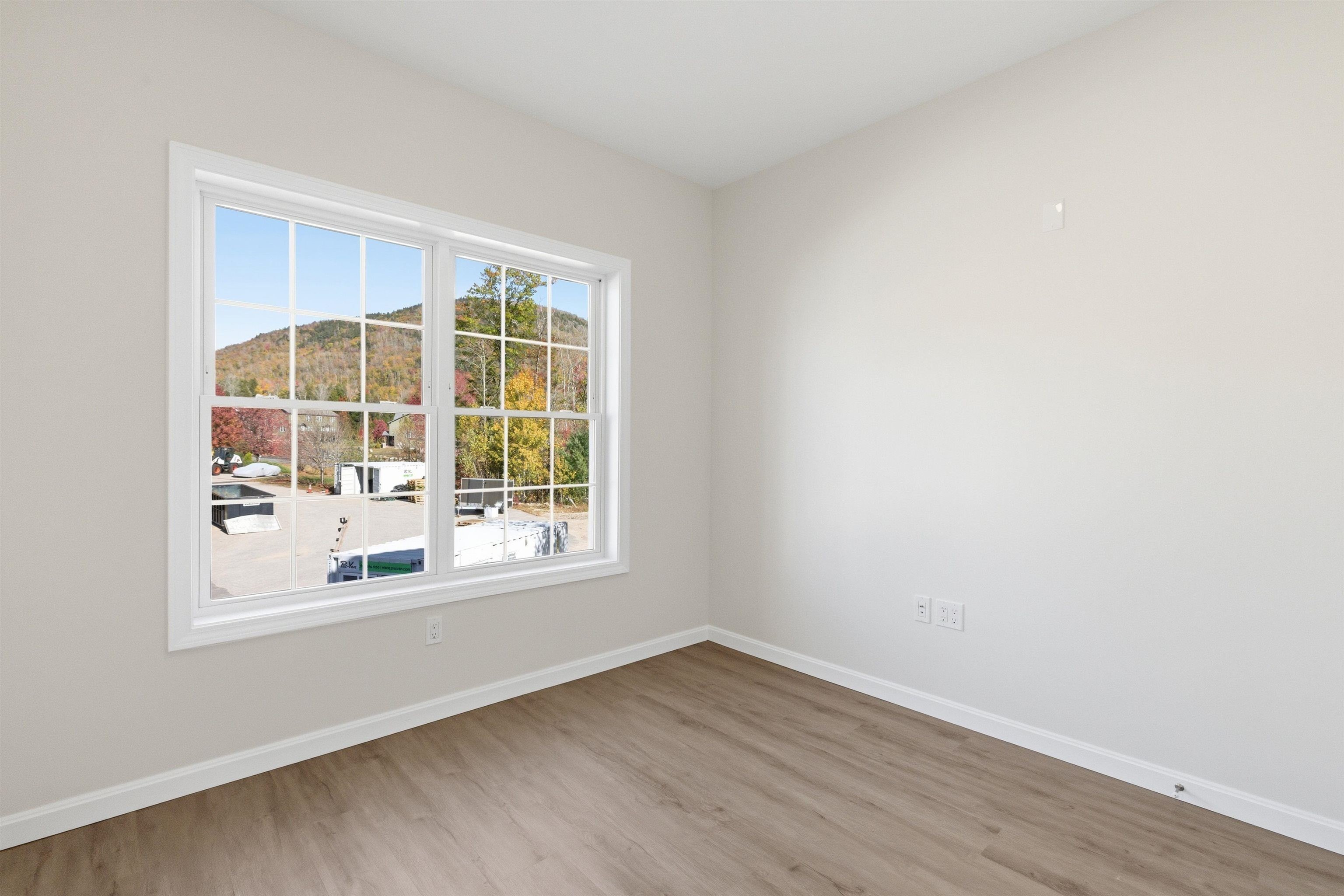 Lincoln, New Hampshire, 03251, United States, 3 Bedrooms Bedrooms, ,2 BathroomsBathrooms,Residential,For Sale,1980638