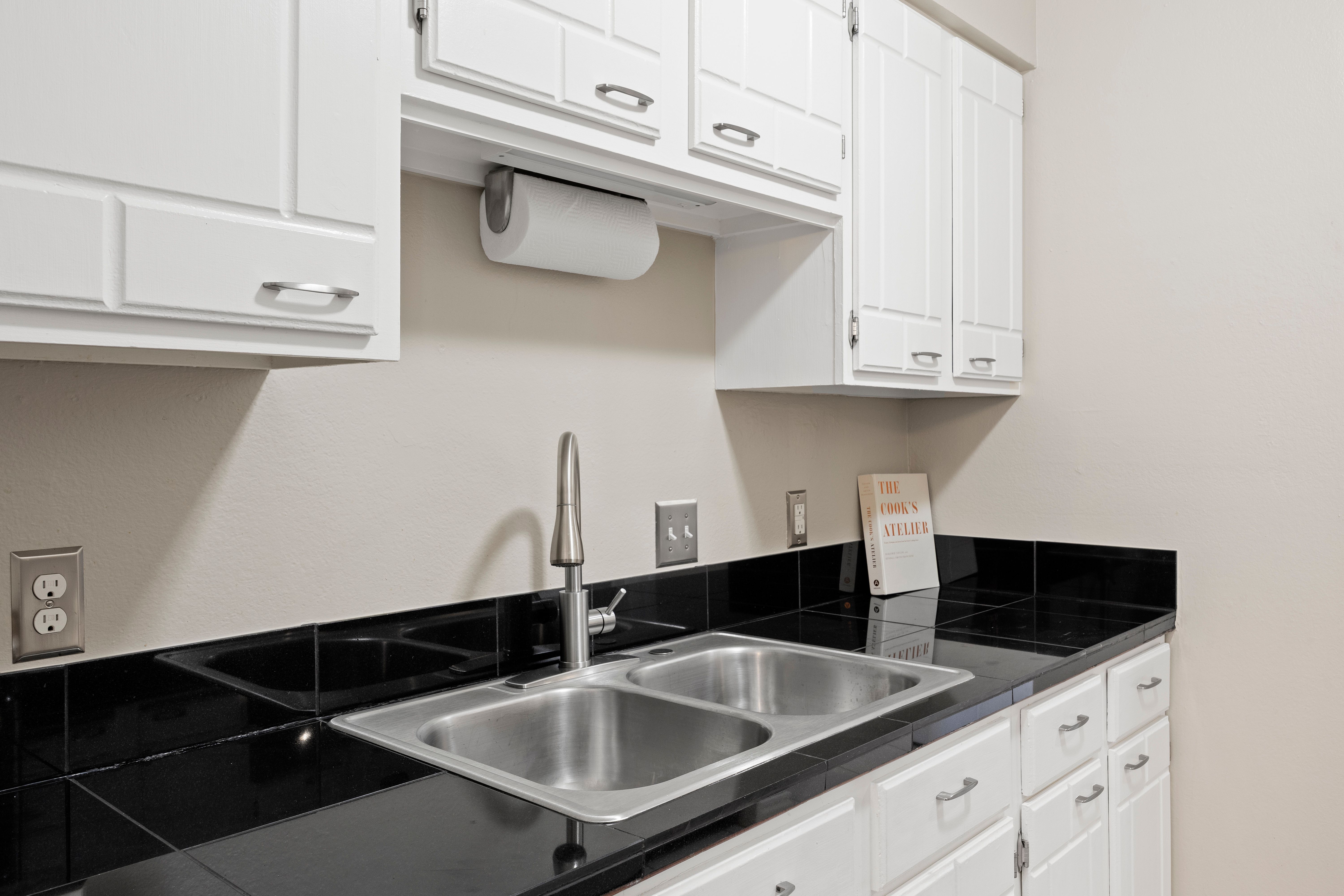  Light comes in From Extra Windows, Clean and Direct - 物件實景