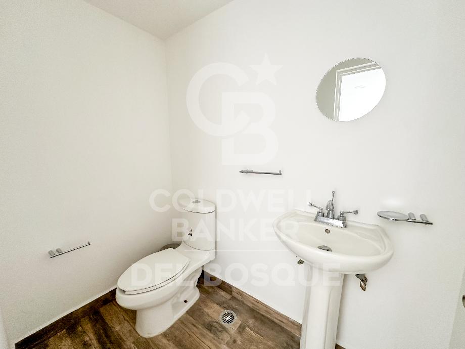 General Miguel Miram?n, Naucalpan de Juárez, Estado de méxico, 53126, Mexico, 6 Bedrooms Bedrooms, ,4 BathroomsBathrooms,Residential,For Sale,General Miguel Miram?n,1621577