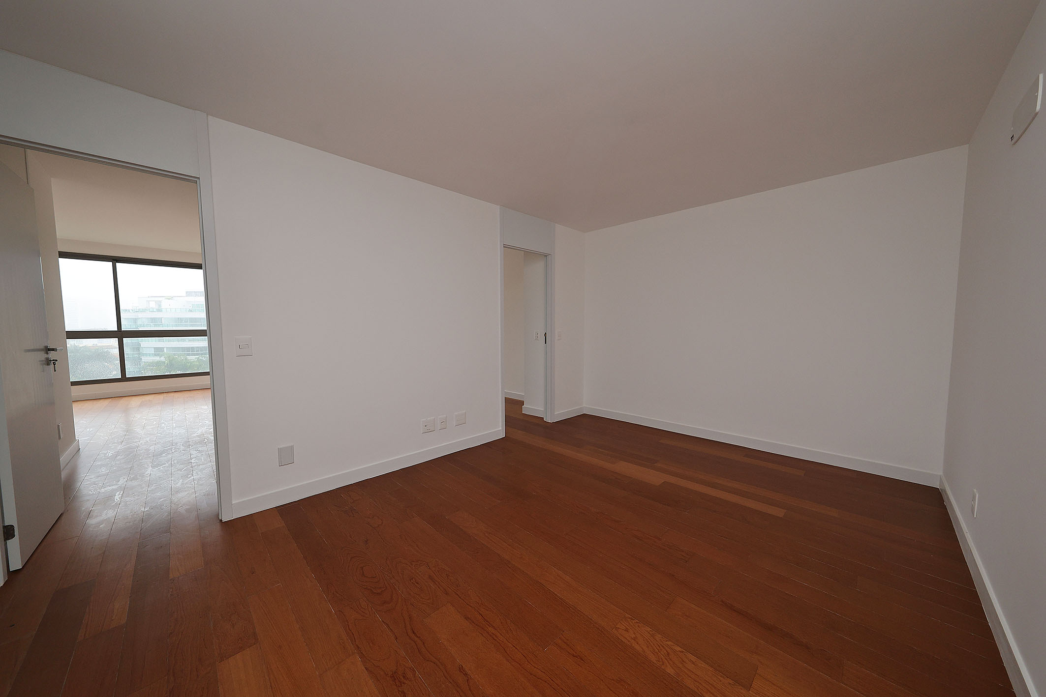  Spacious four-suite residence in a full-service residential condominium - 物件實景