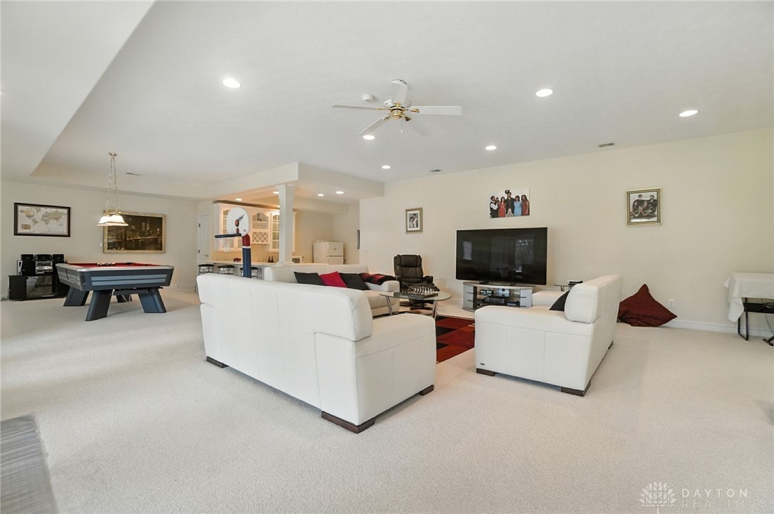 Xenia, Ohio, 45385, United States, 4 Bedrooms Bedrooms, ,4 BathroomsBathrooms,Residential,For Sale,1941685