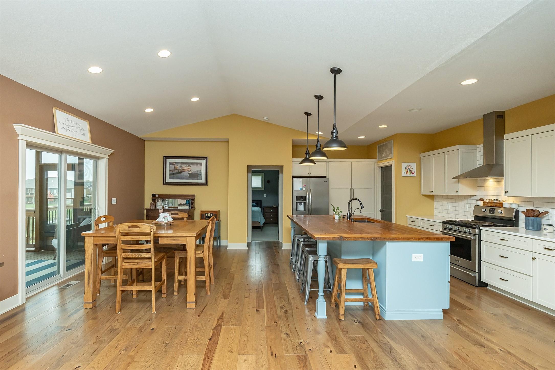 Huxley, Iowa, 50124, United States, 4 Bedrooms Bedrooms, ,3 BathroomsBathrooms,Residential,For Sale,1987061