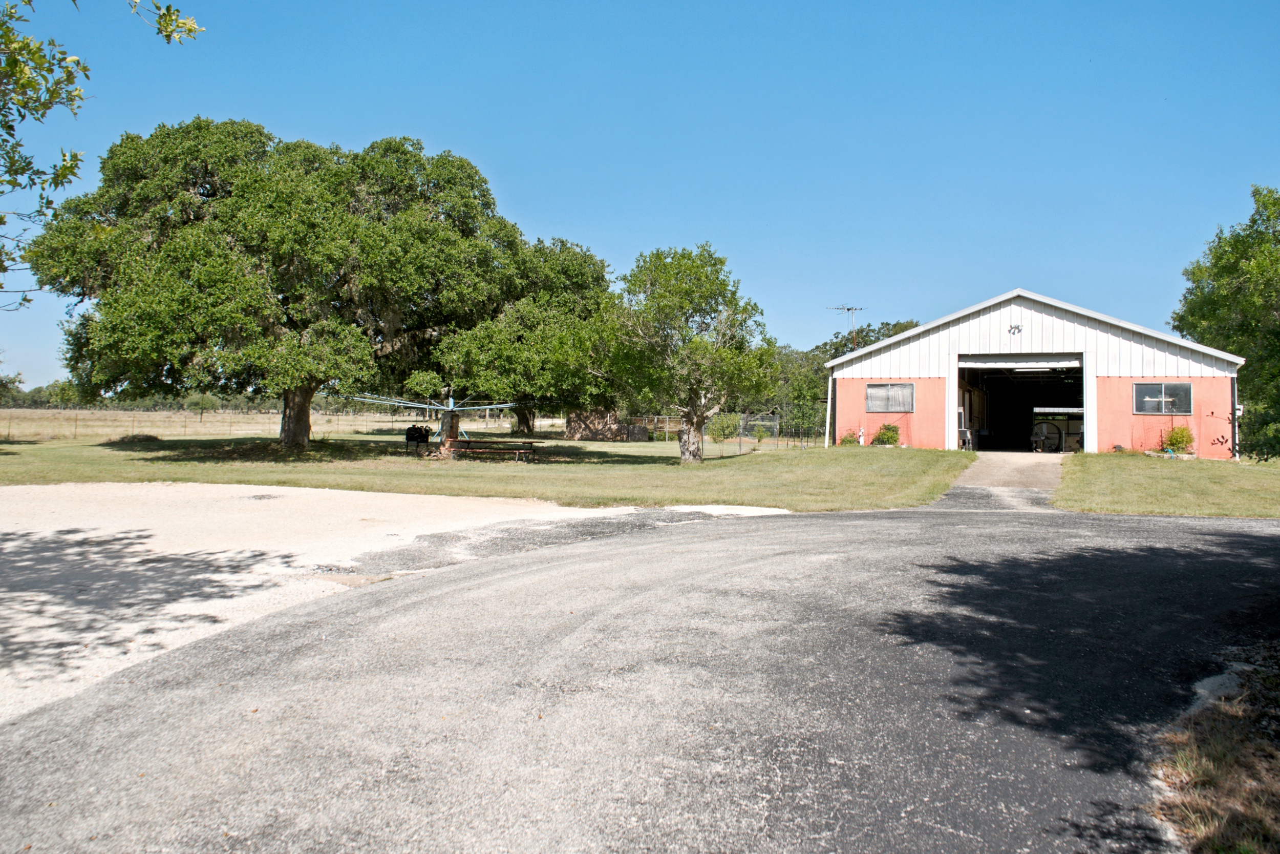  Uballe Ranch in Blanco County - 物件實景
