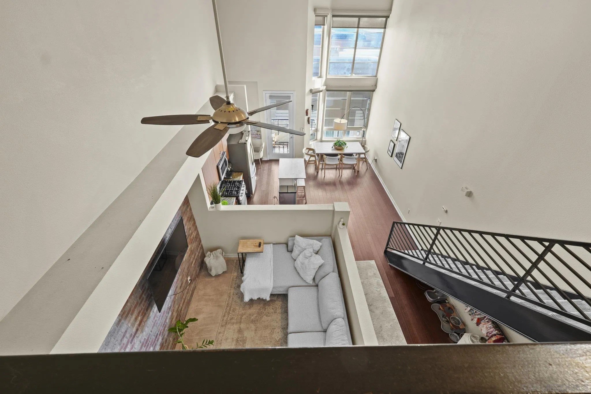 San Diego, California, 92101, United States, 1 Bedroom Bedrooms, ,1 BathroomBathrooms,Residential,For Sale,1951251