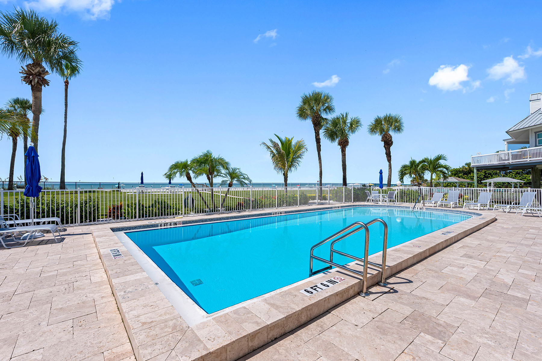  LIGHTHOUSE POINTE CONDO - 物件實景