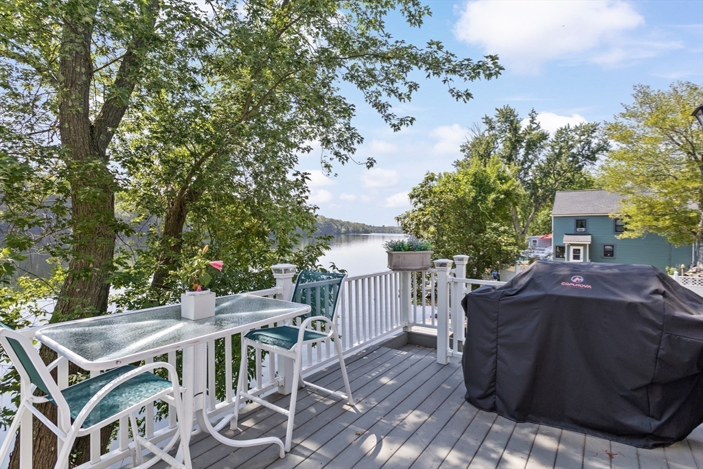 Methuen, Massachusetts, 01844, United States, 3 Bedrooms Bedrooms, ,2 BathroomsBathrooms,Residential,For Sale,1981346