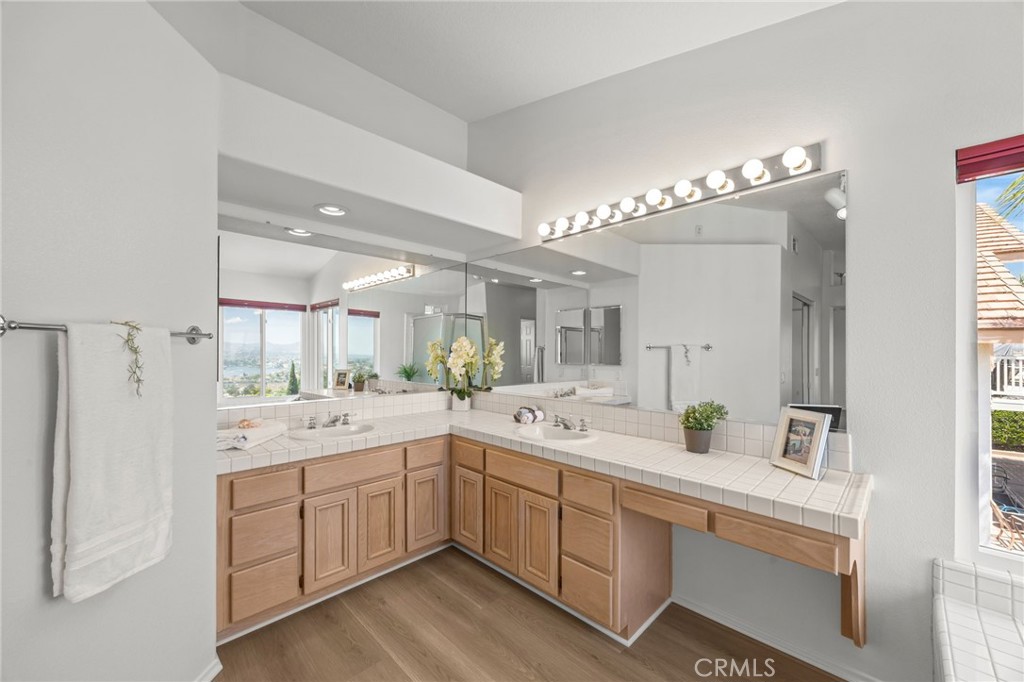 Lake Elsinore, California, 92532, United States, 4 Bedrooms Bedrooms, ,3 BathroomsBathrooms,Residential,For Sale,2048913