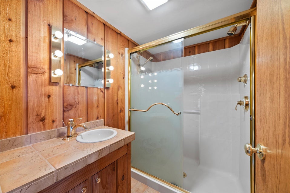 Rhine, Wisconsin, 53020, United States, 3 Bedrooms Bedrooms, ,4 BathroomsBathrooms,Residential,For Sale,1982629