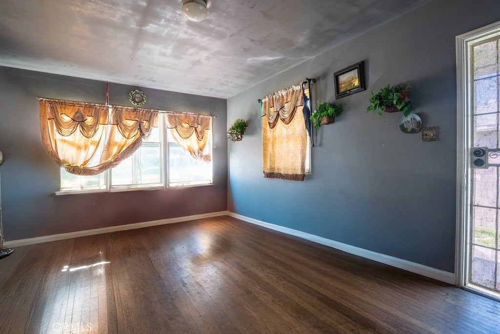Santa Ana, California, 92707, United States, 3 Bedrooms Bedrooms, ,2 BathroomsBathrooms,Residential,For Sale,1846196