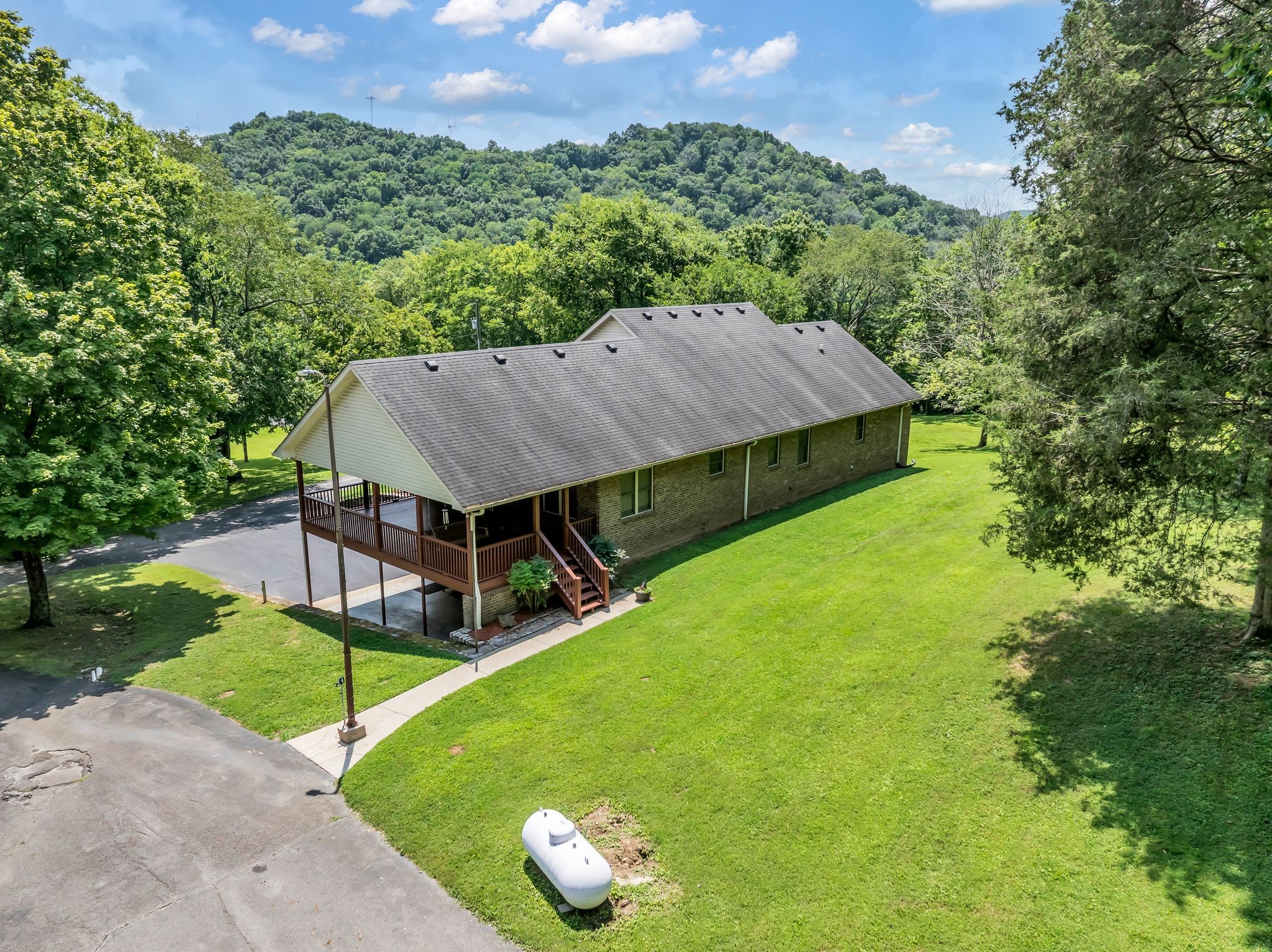 Whites Creek, Tennessee, 37189, United States, 3 Bedrooms Bedrooms, ,3 BathroomsBathrooms,Residential,For Sale,1895173