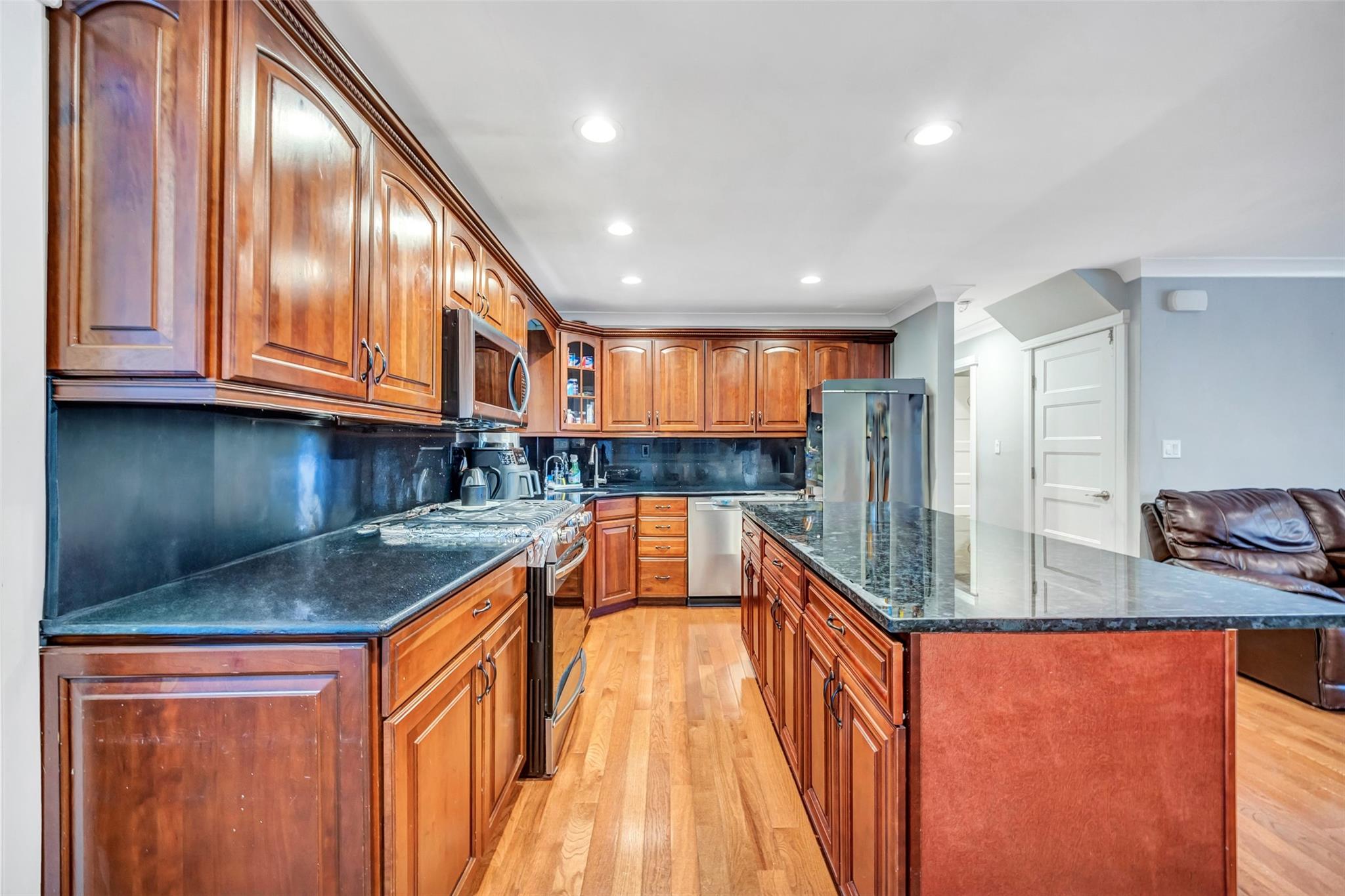 Lindenhurst, New York, 11757, United States, 5 Bedrooms Bedrooms, ,3 BathroomsBathrooms,Residential,For Sale,1707777