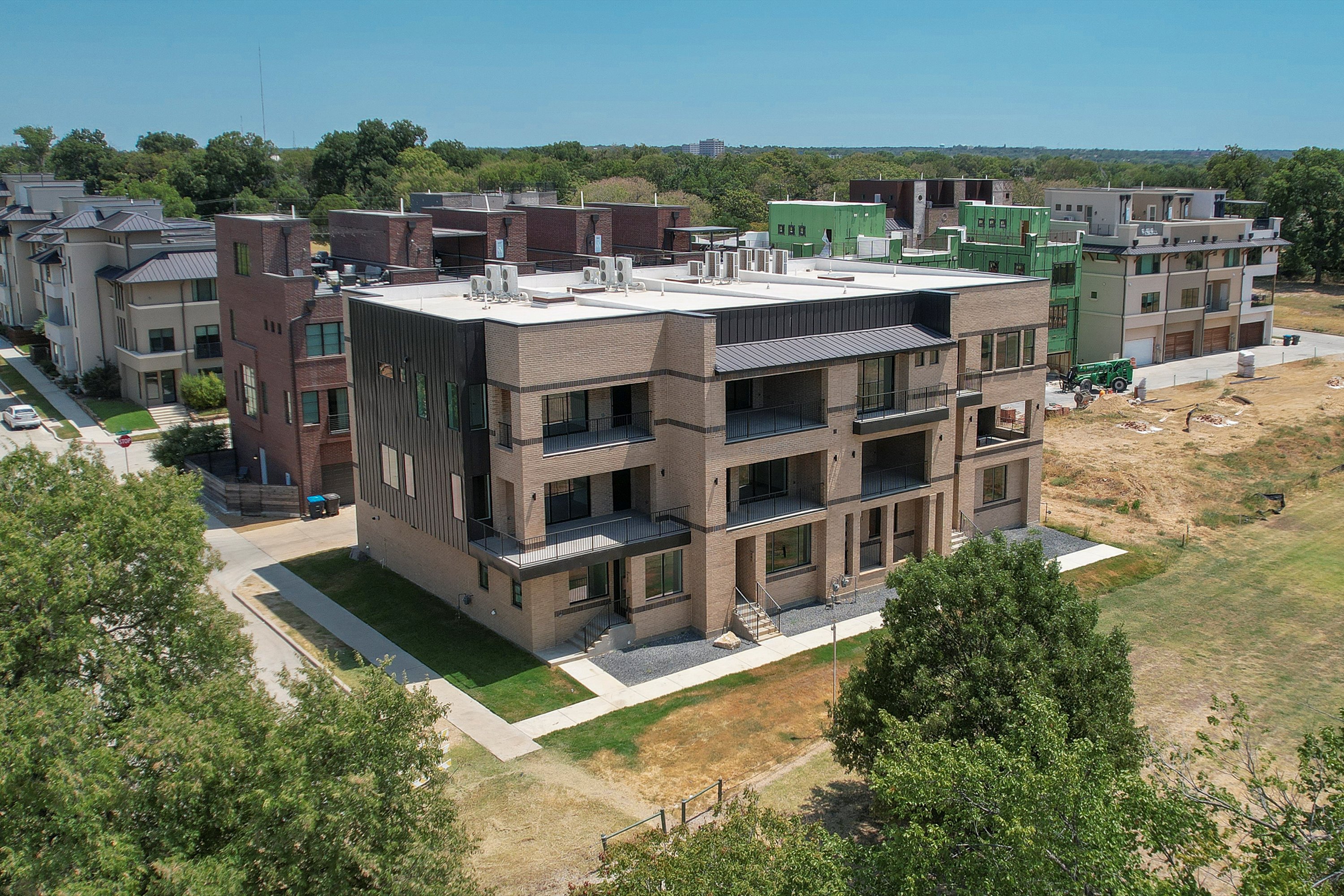  408 Vista Buena Trail, Fort Worth, TX, 76111 - 物件實景