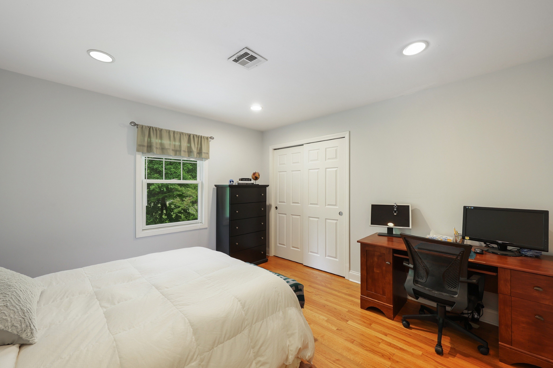  Beautifully Maintained Colonial Situated on a Quiet Cul-de-Sac - 物件實景