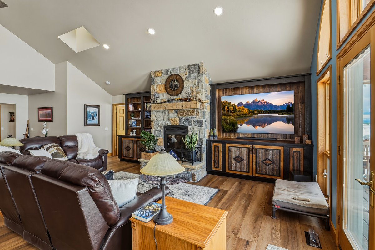 Laramie, Wyoming, 82070, United States, 4 Bedrooms Bedrooms, ,3 BathroomsBathrooms,Residential,For Sale,2048494