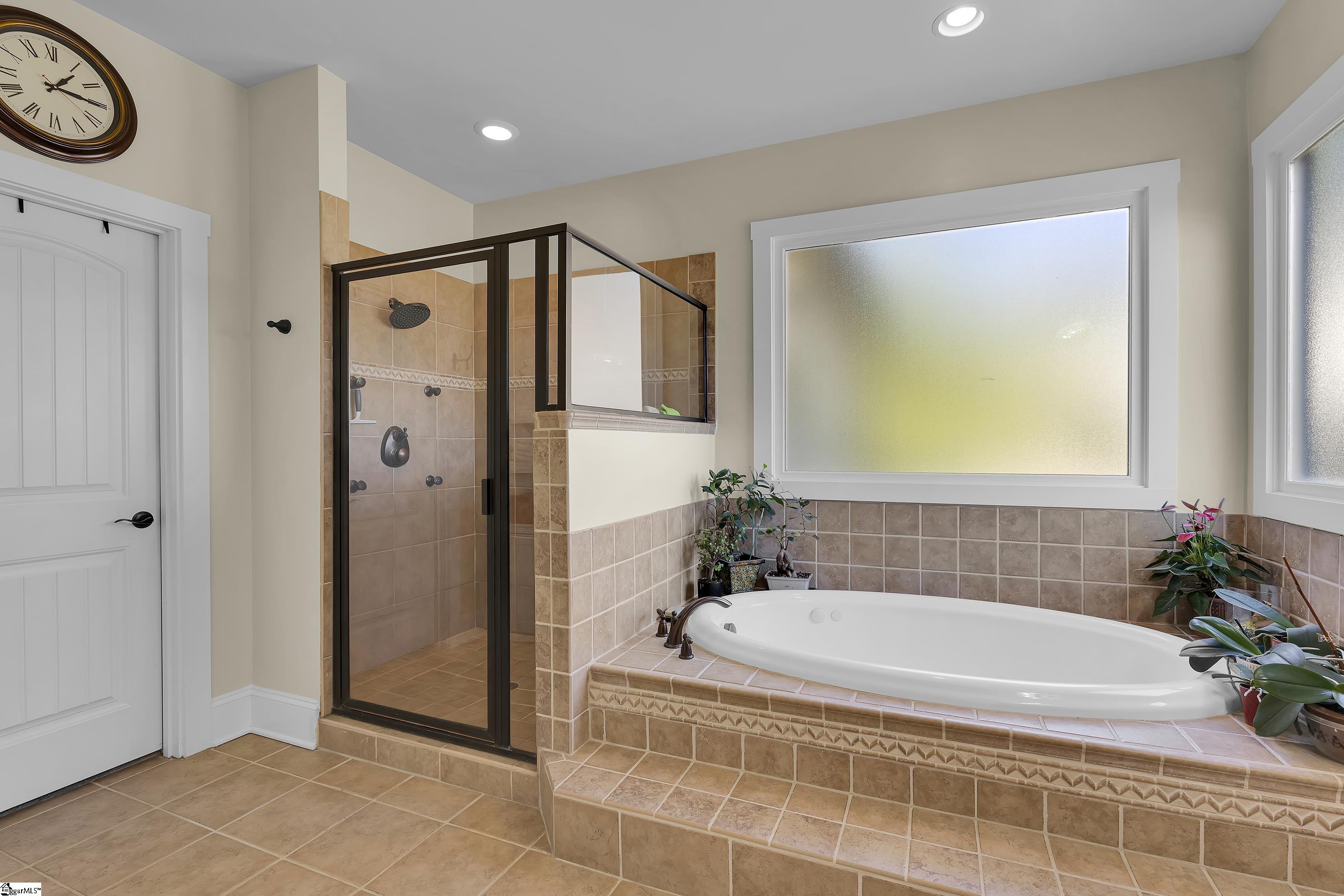 Simpsonville, South Carolina, 29681, United States, 4 Bedrooms Bedrooms, ,4 BathroomsBathrooms,Residential,For Sale,1986558