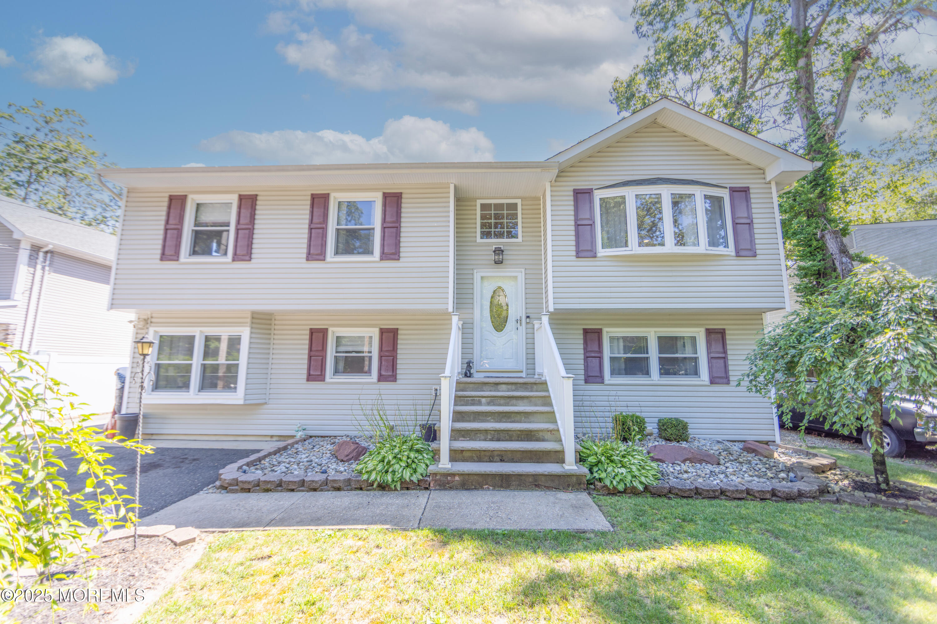Jackson, New Jersey, 08527, United States, 6 Bedrooms Bedrooms, ,2 BathroomsBathrooms,Residential,For Sale,1912275