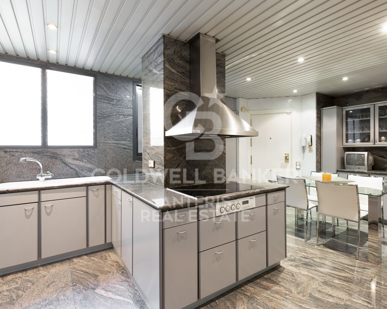 Barcelona, Barcelona, Eixample, La Nova Esquerra d, Barcelona, Catalonia, ES, 6 Bedrooms Bedrooms, ,5 BathroomsBathrooms,Residential,For Sale,Barcelona, Barcelona, Eixample, La Nova Esquerra d,1619004