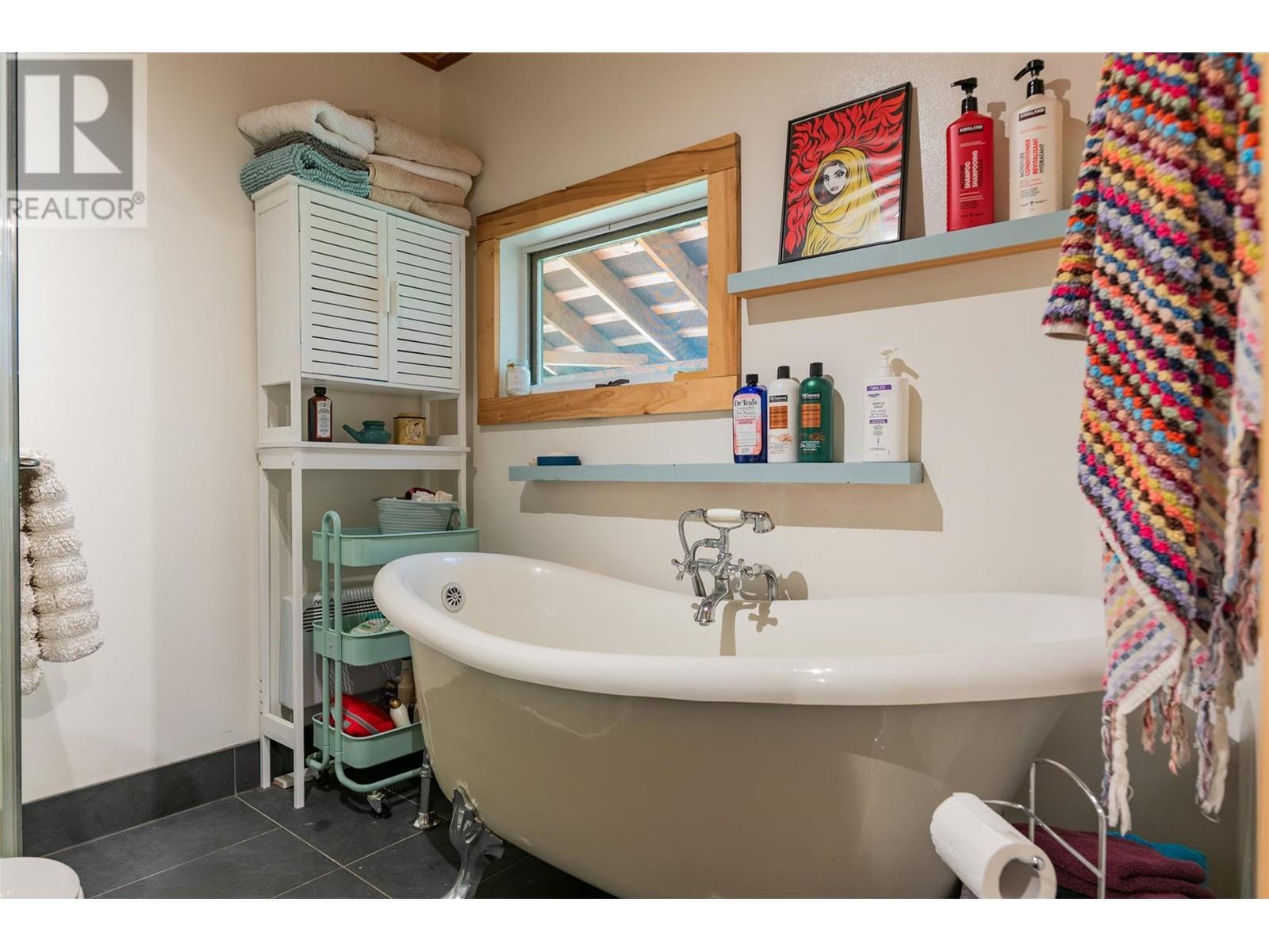 WINLAW, British Columbia, V0G 2J0, CA, 2 Bedrooms Bedrooms, ,1 BathroomBathrooms,Residential,For Sale,1913701