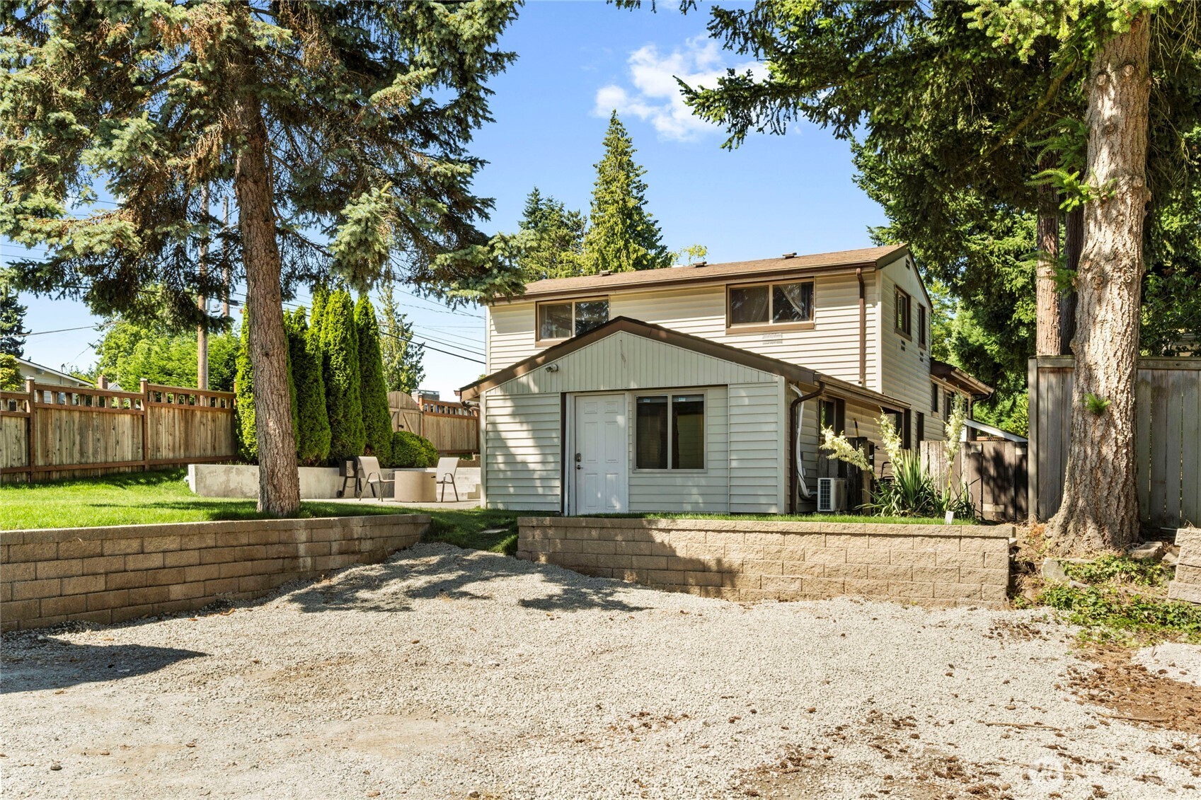 Burien, Washington, 98166, United States, 3 Bedrooms Bedrooms, ,2 BathroomsBathrooms,Residential,For Sale,1895408