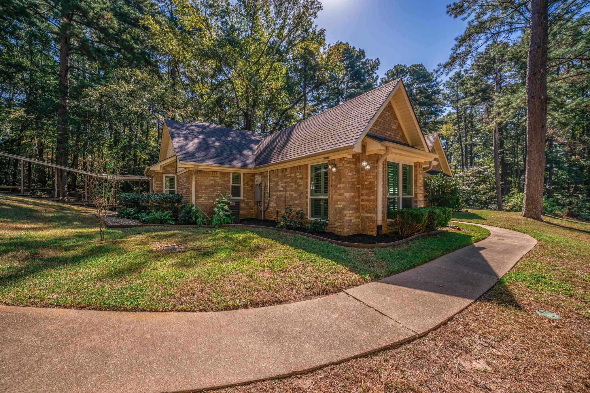 Rusk, Texas, 75785, United States, 4 Bedrooms Bedrooms, ,4 BathroomsBathrooms,Residential,For Sale,1930164