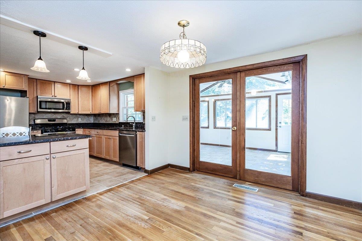 Merrimack, New Hampshire, 03054, United States, 3 Bedrooms Bedrooms, ,2 BathroomsBathrooms,Residential,For Sale,1937626