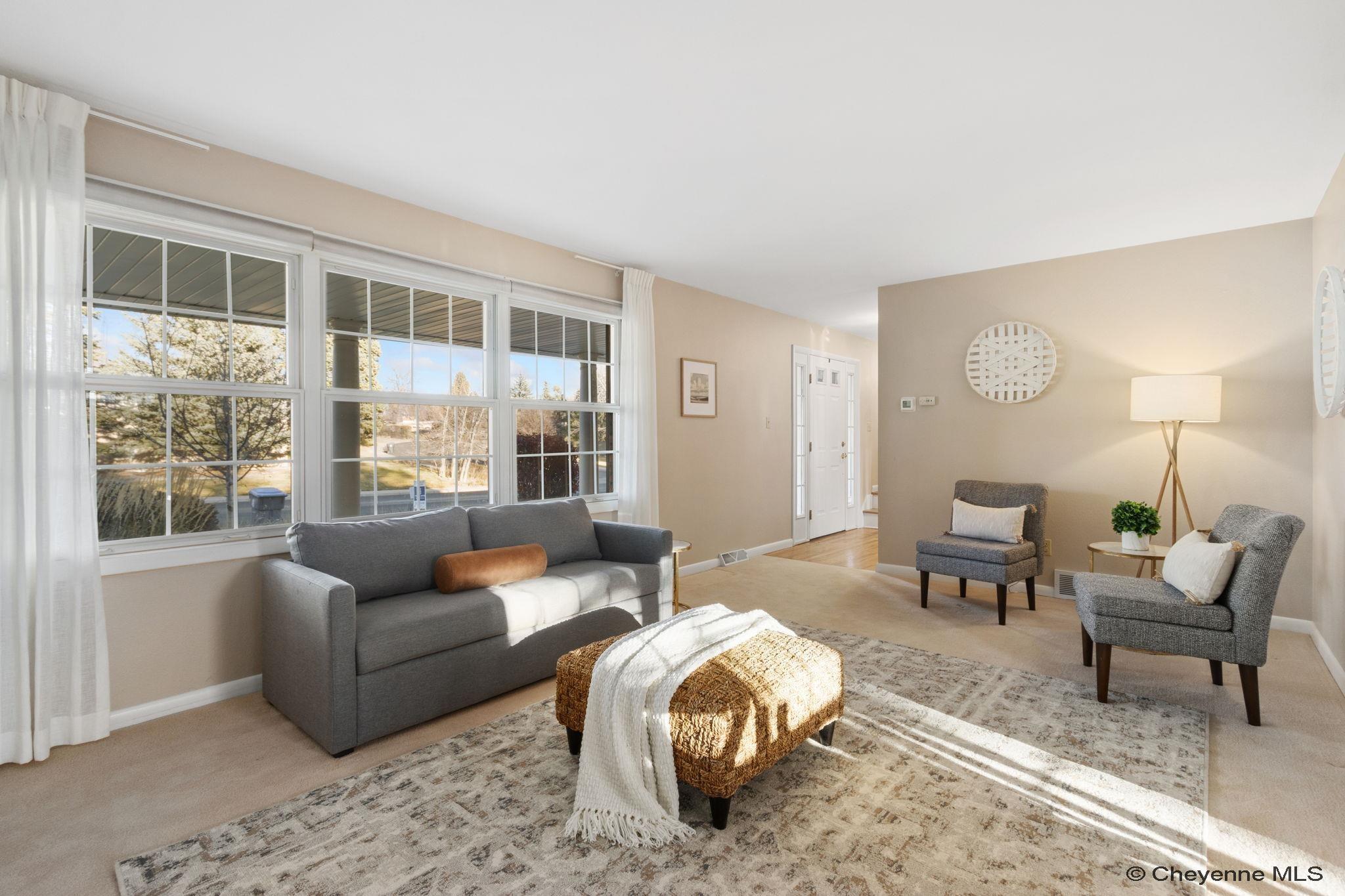 Cheyenne, Wyoming, 82001, United States, 5 Bedrooms Bedrooms, ,4 BathroomsBathrooms,Residential,For Sale,1992954