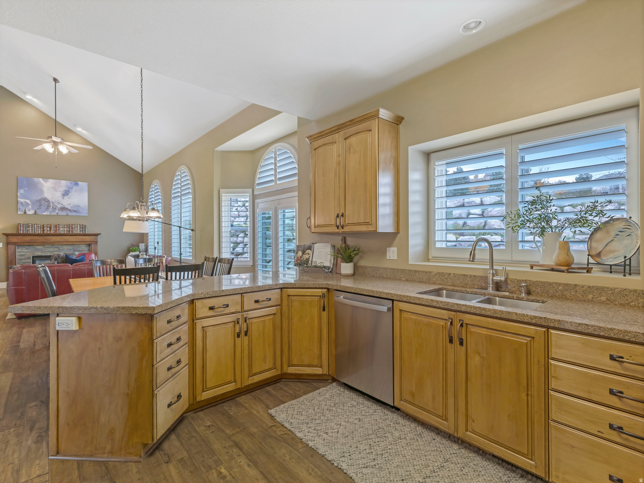 North Salt Lake, Utah, 84054, United States, 6 Bedrooms Bedrooms, ,4 BathroomsBathrooms,Residential,For Sale,1994445