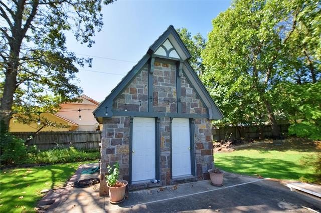 Tahlequah, Oklahoma, 74464, United States, 4 Bedrooms Bedrooms, ,4 BathroomsBathrooms,Residential,For Sale,1975818