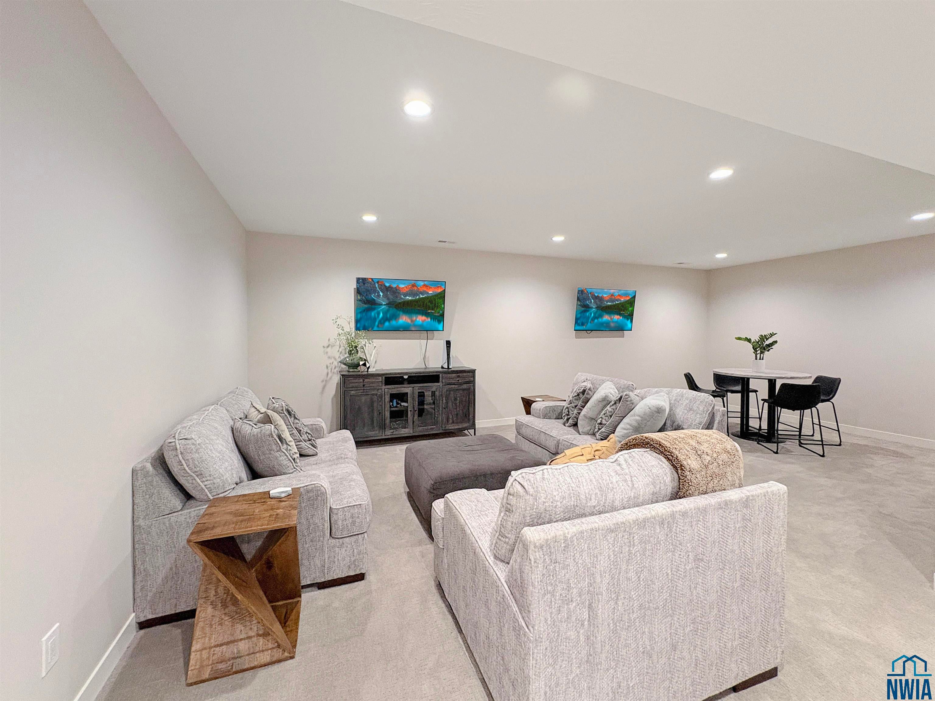 Hinton, Iowa, 51024, United States, 4 Bedrooms Bedrooms, ,3 BathroomsBathrooms,Residential,For Sale,1983377