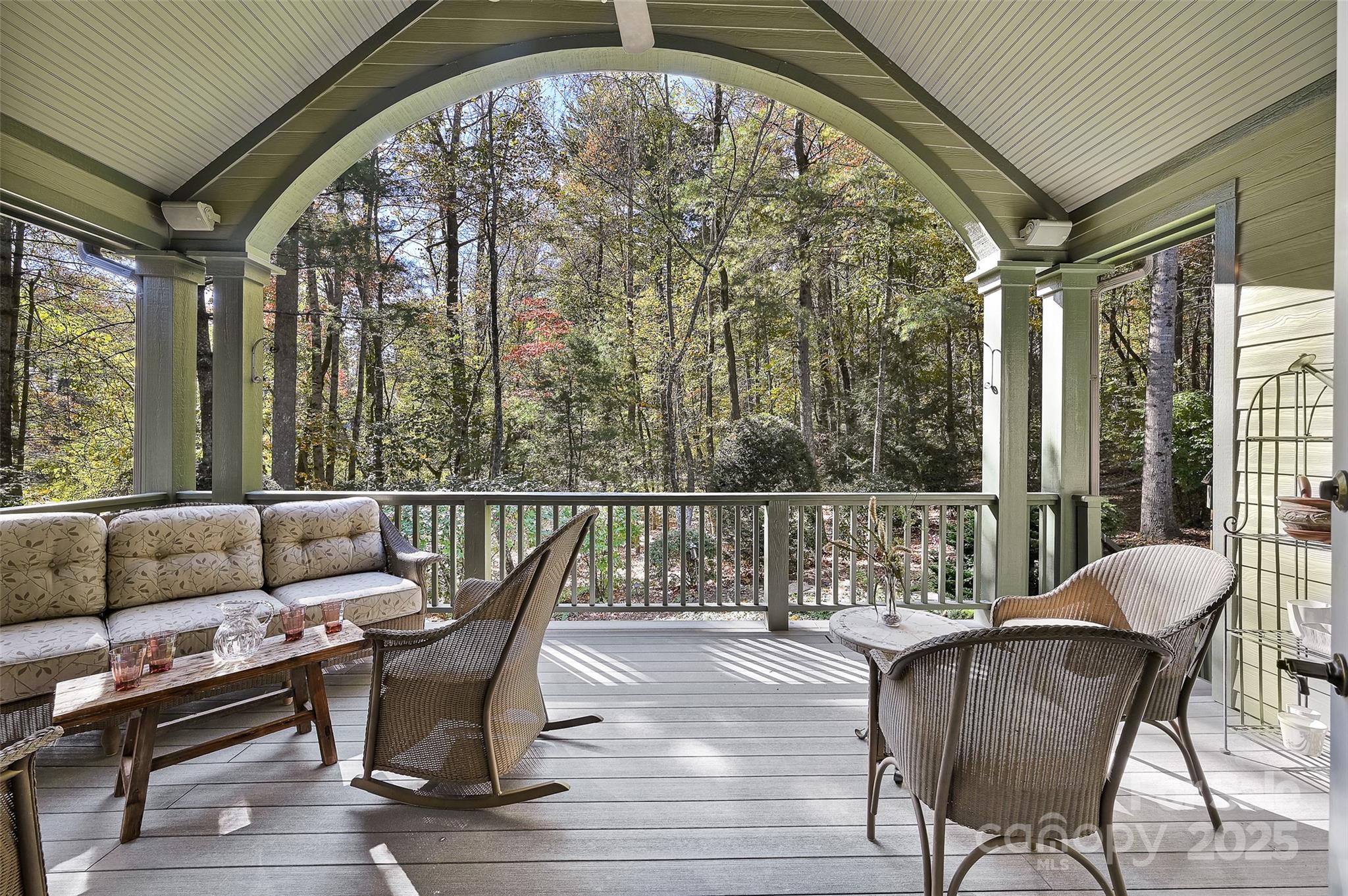 Hendersonville, North Carolina, 28739, United States, 4 Bedrooms Bedrooms, ,3 BathroomsBathrooms,Residential,For Sale,1992050