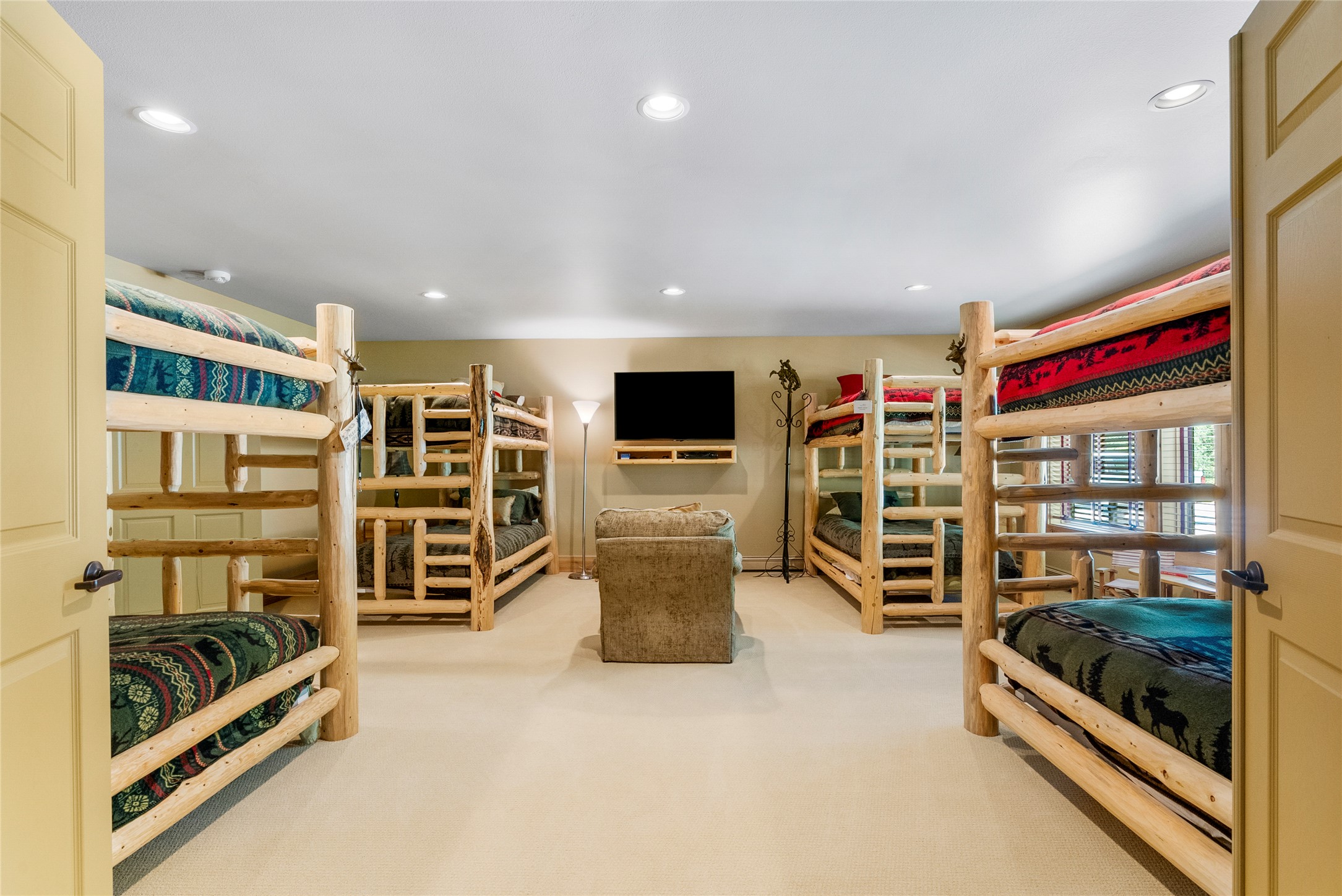  594 Bunkhouse Road - 物件實景