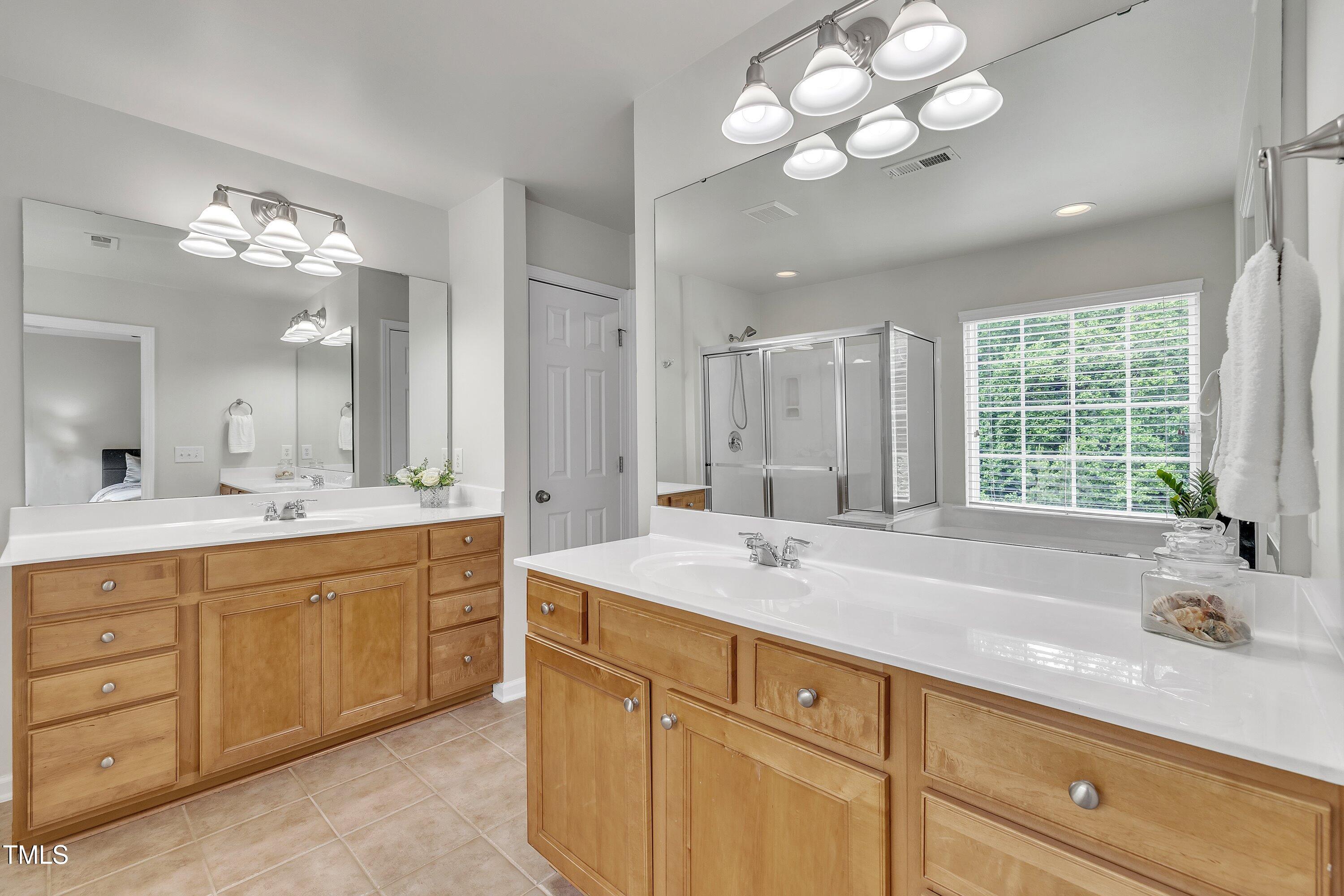 Raleigh, North Carolina, 27612, United States, 3 Bedrooms Bedrooms, ,4 BathroomsBathrooms,Residential,For Sale,1932612