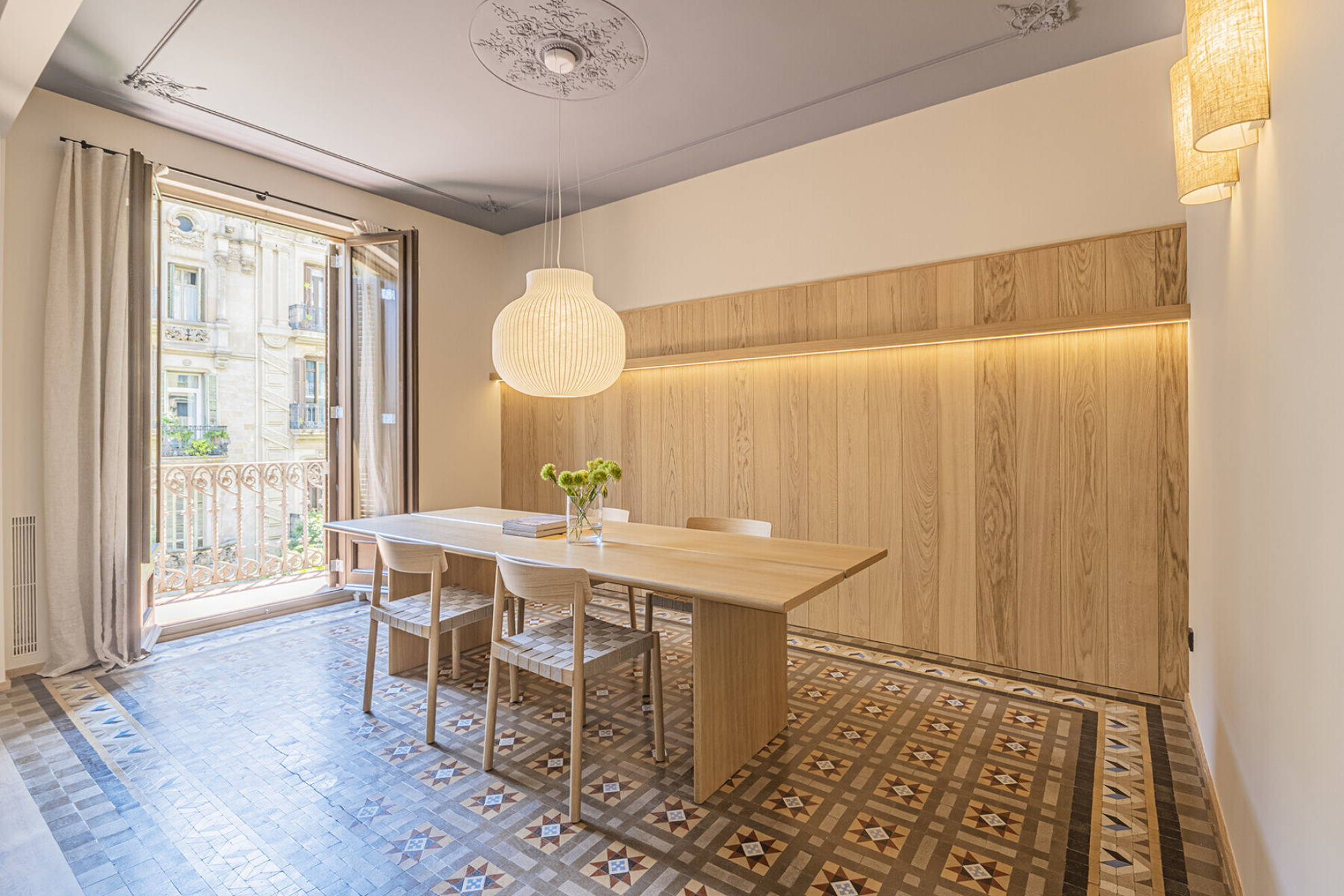  Modernist flat in Eixample with premium finishes in the Quadrat d