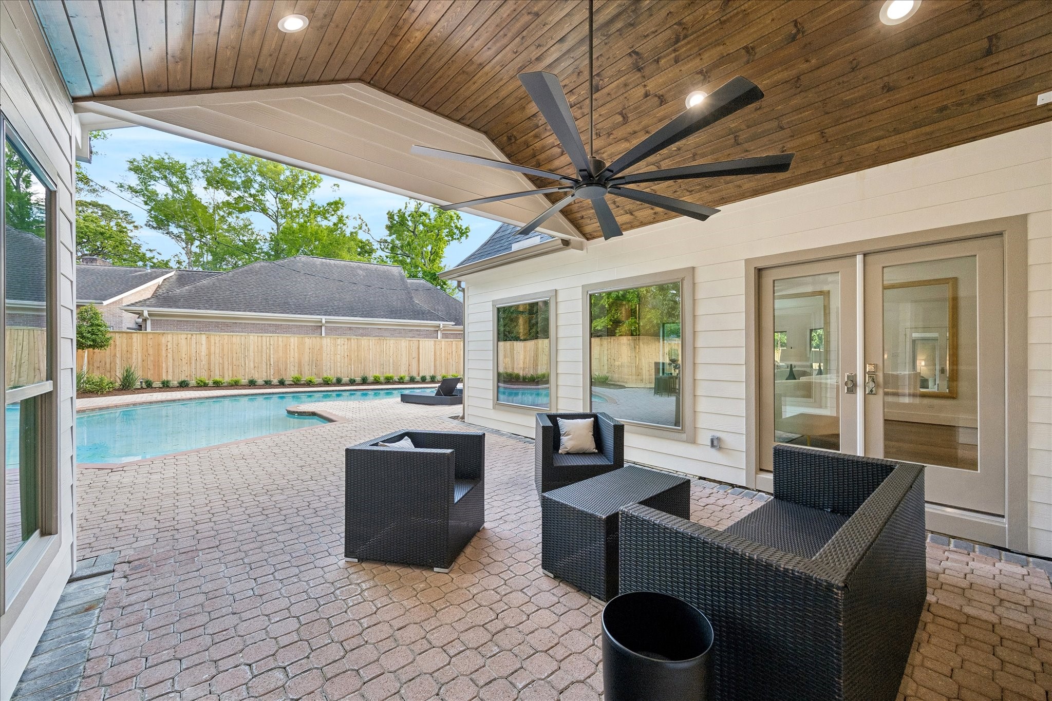  620 Stoneleigh Drive - 物件實景