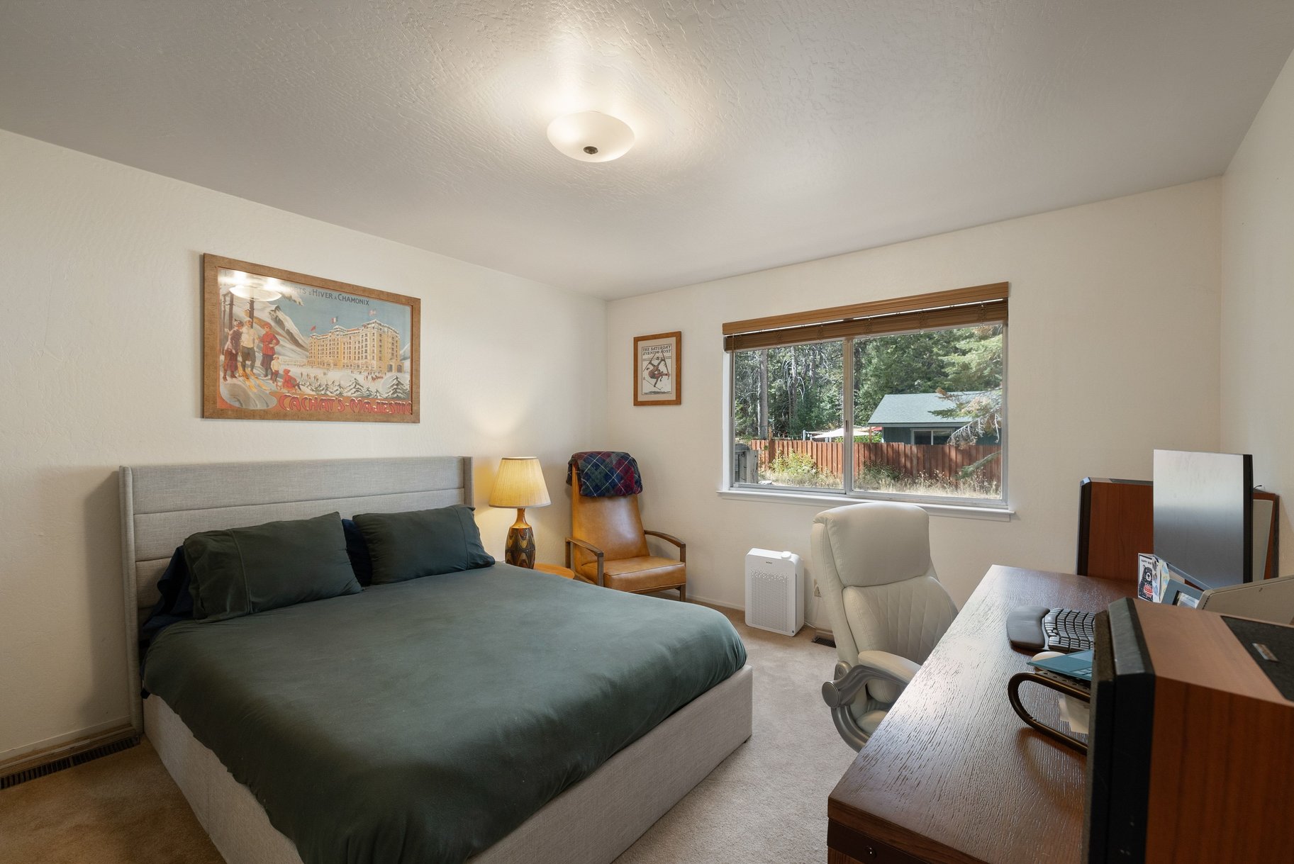  Charming Gambrel-Style Home in a Peaceful Setting - 物件實景