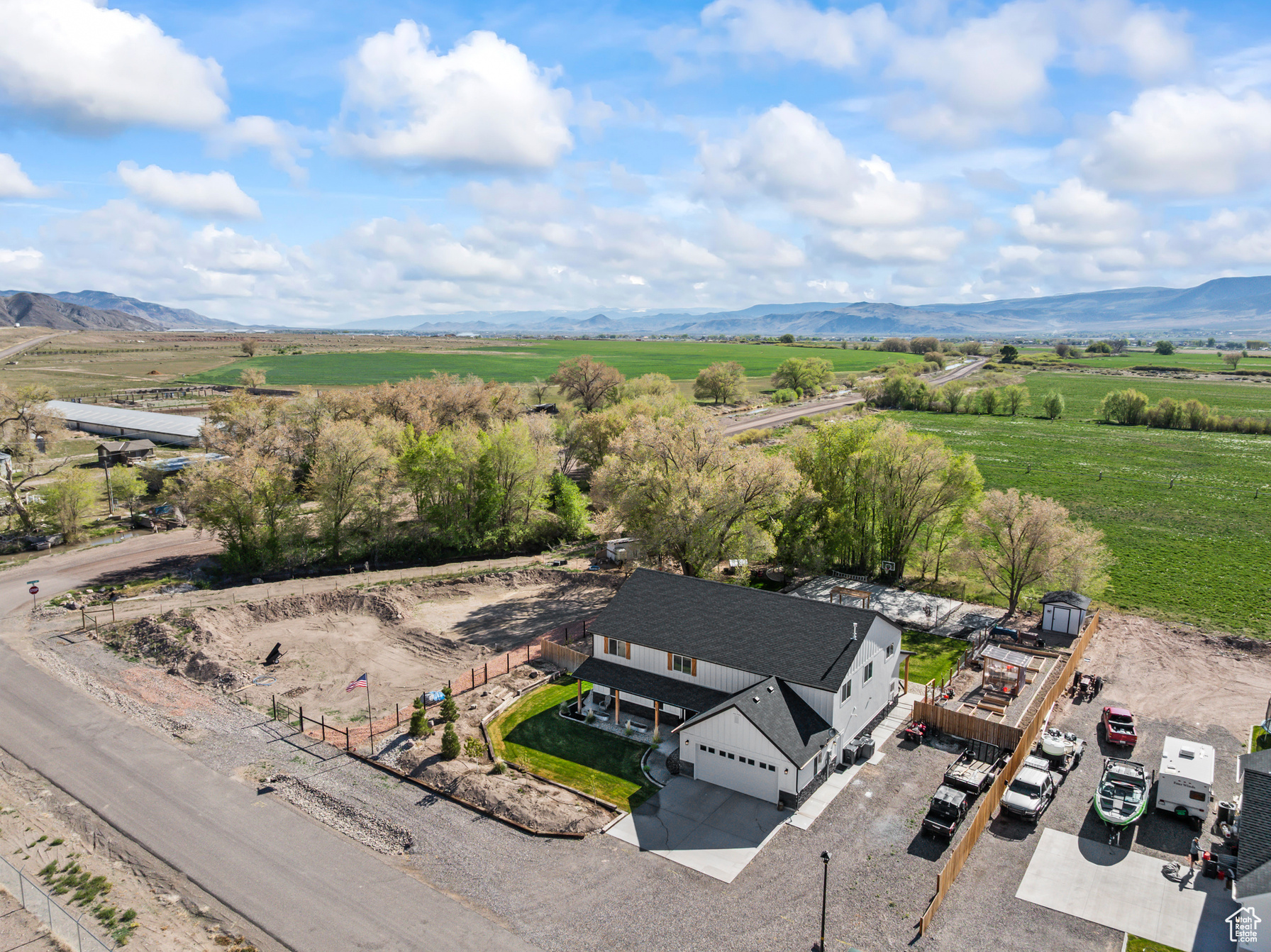Elsinore, Utah, 84724, United States, 6 Bedrooms Bedrooms, ,4 BathroomsBathrooms,Residential,For Sale,1796854