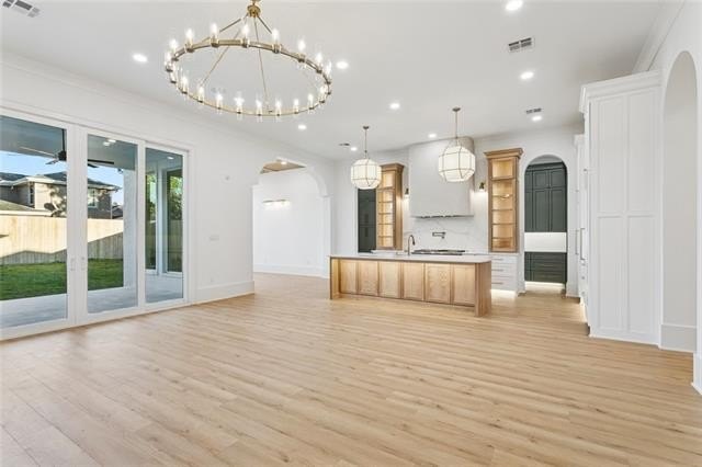 Metairie, Louisiana, 70005, United States, 5 Bedrooms Bedrooms, ,4 BathroomsBathrooms,Residential,For Sale,1990394