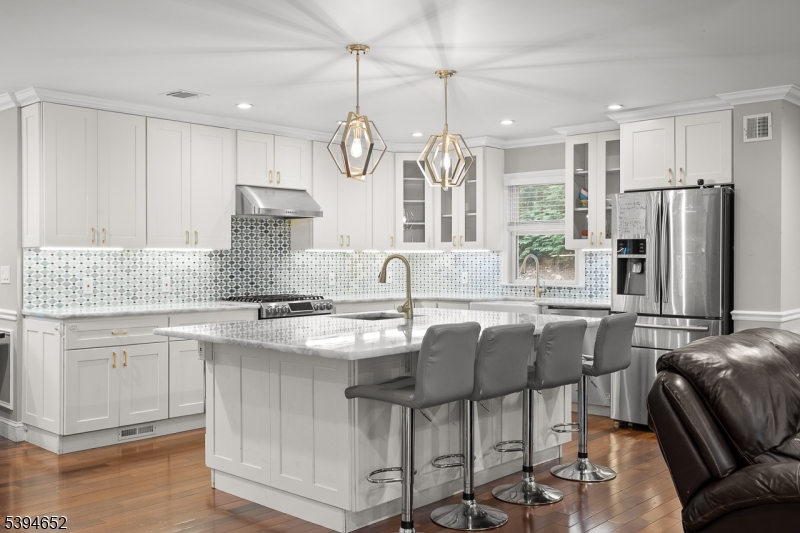 Warren Twp., New Jersey, 07059, United States, 4 Bedrooms Bedrooms, ,4 BathroomsBathrooms,Residential,For Sale,1988367