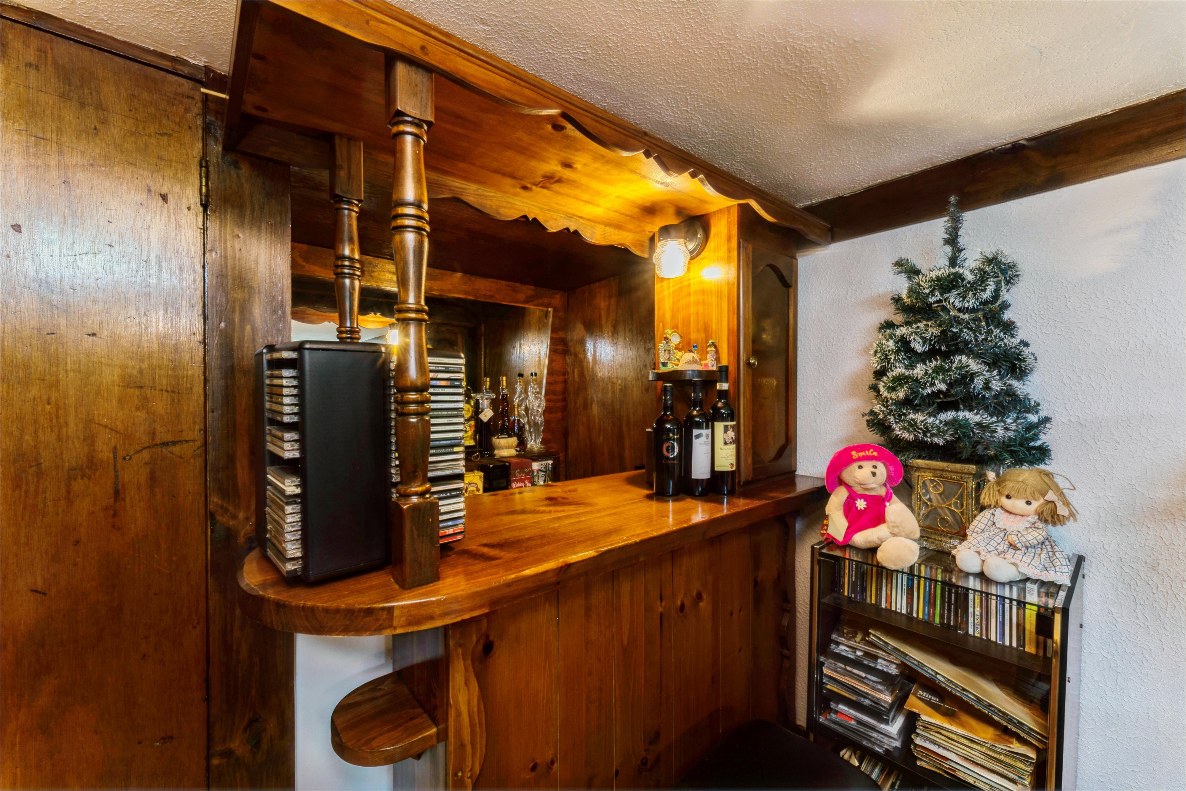 Bayside, New York, 11361, United States, 2 Bedrooms Bedrooms, ,2 BathroomsBathrooms,Residential,For Sale,1988869