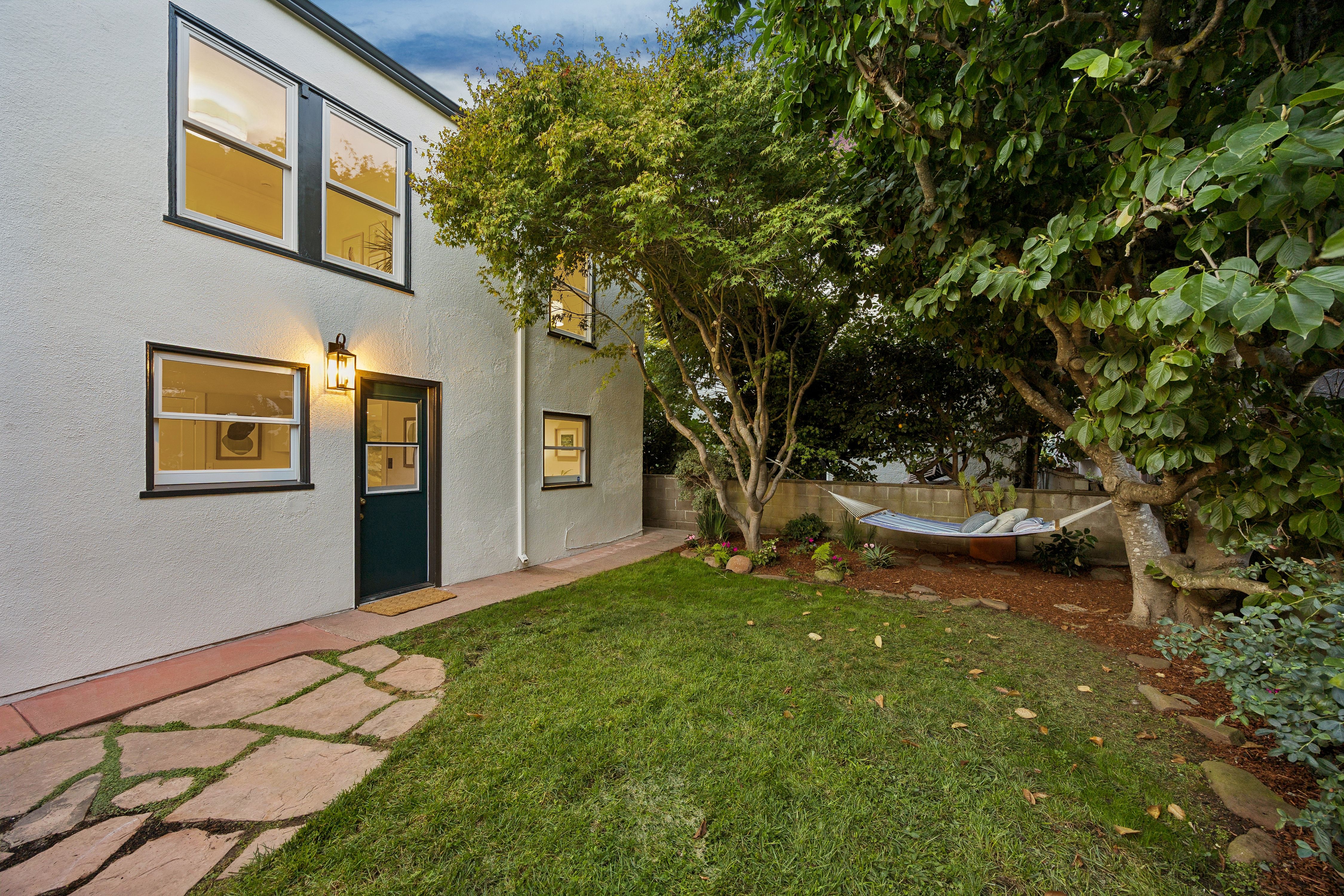  Mediterranean Elegance Meets Walker’s Paradise in North Berkeley - 物件實景