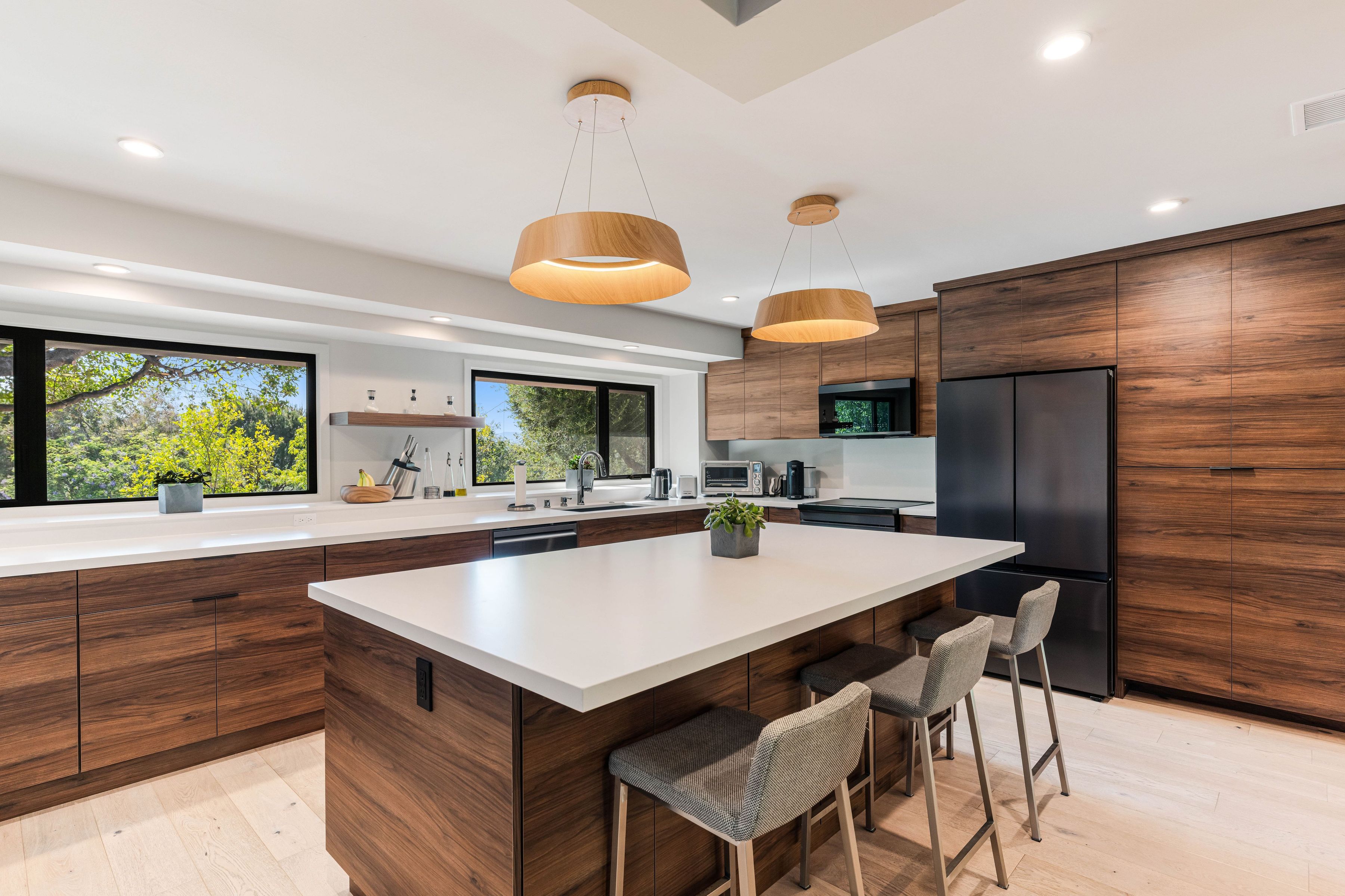  5950 Winnetka Avenue - 物件實景