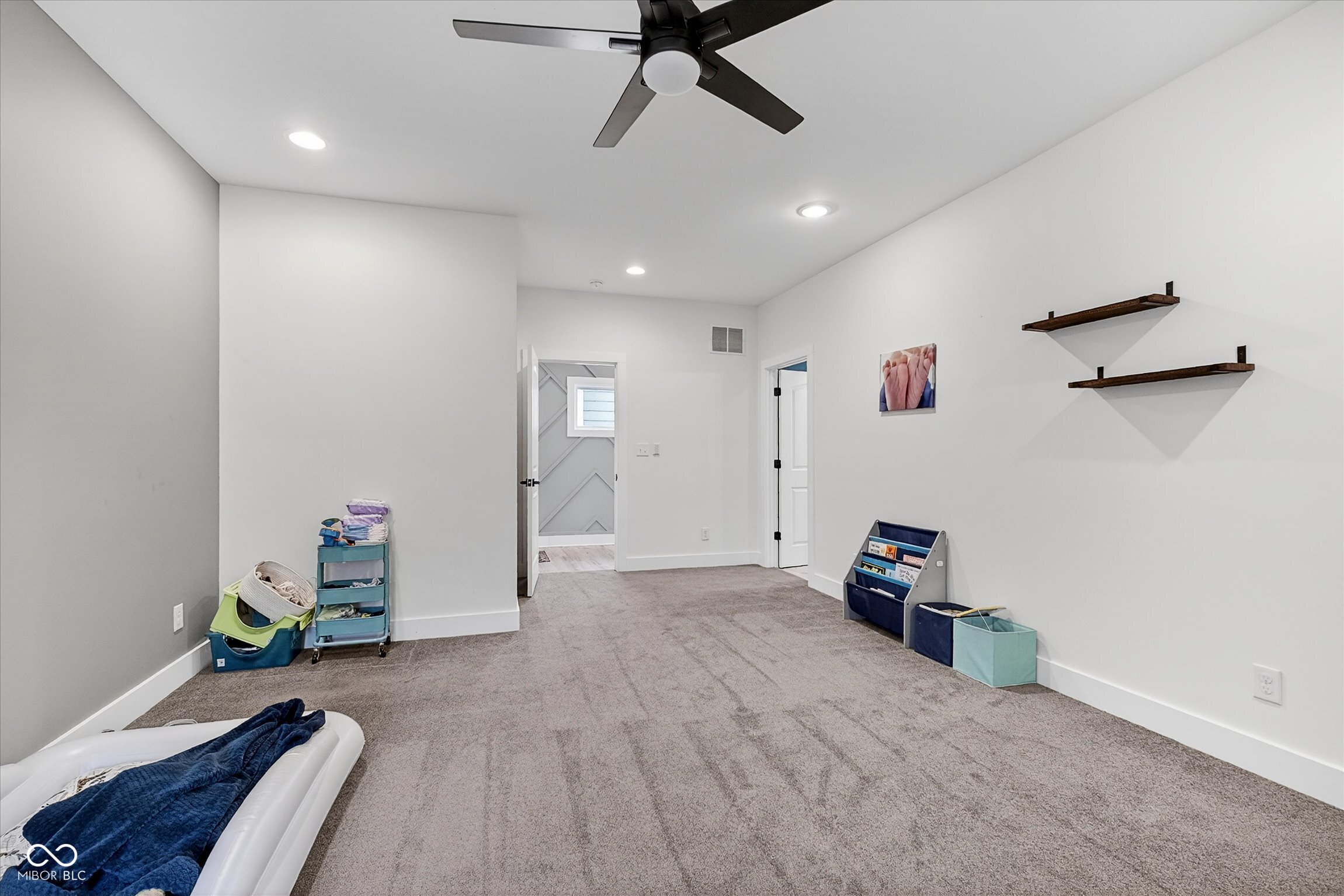 Indianapolis, Indiana, 46202, United States, 4 Bedrooms Bedrooms, ,5 BathroomsBathrooms,Residential,For Sale,2008591