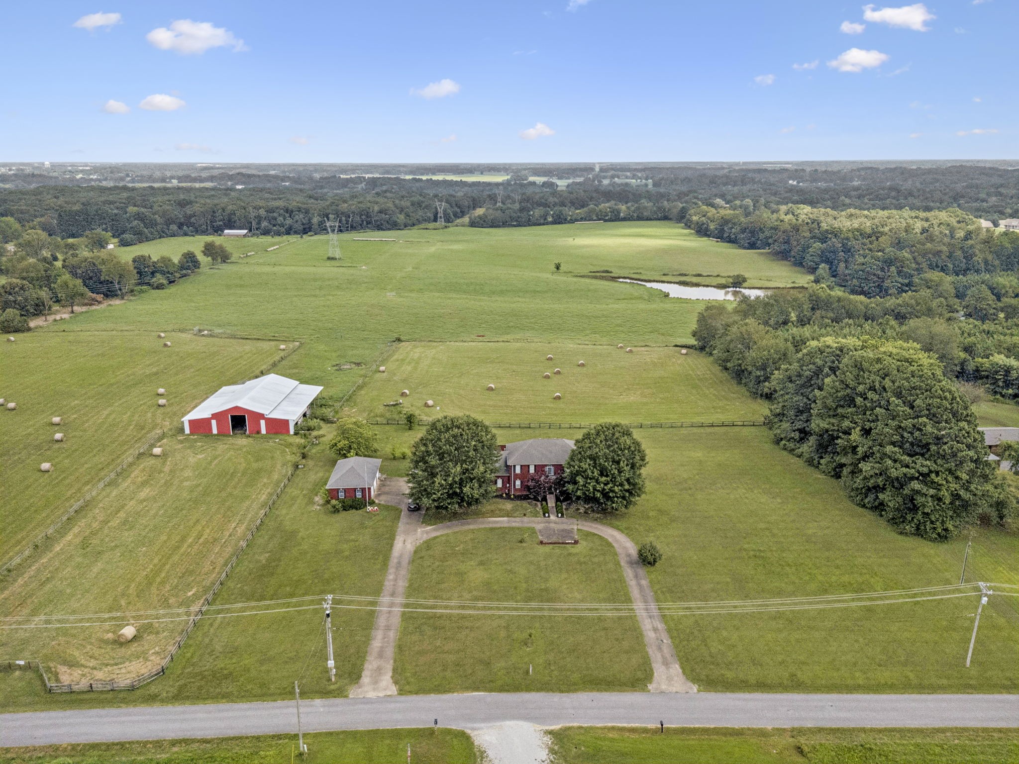 Lawrenceburg, Tennessee, 38464, United States, 5 Bedrooms Bedrooms, ,4 BathroomsBathrooms,Residential,For Sale,1918040